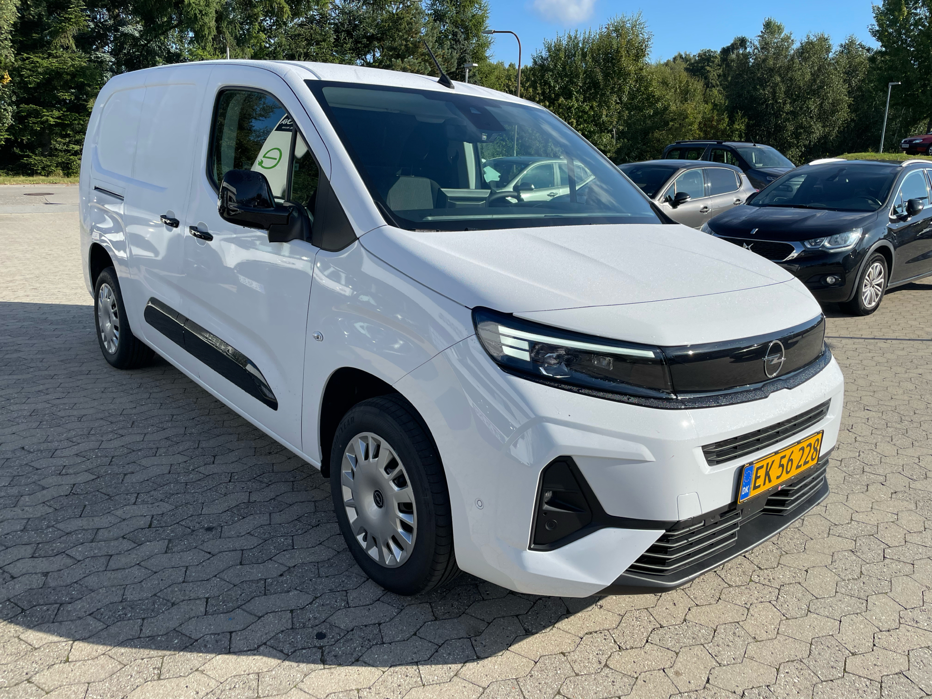 Billede af Opel Combo L2V2 1,5 BlueHDi Innovation+ EAT8 130HK Van 8g Aut.