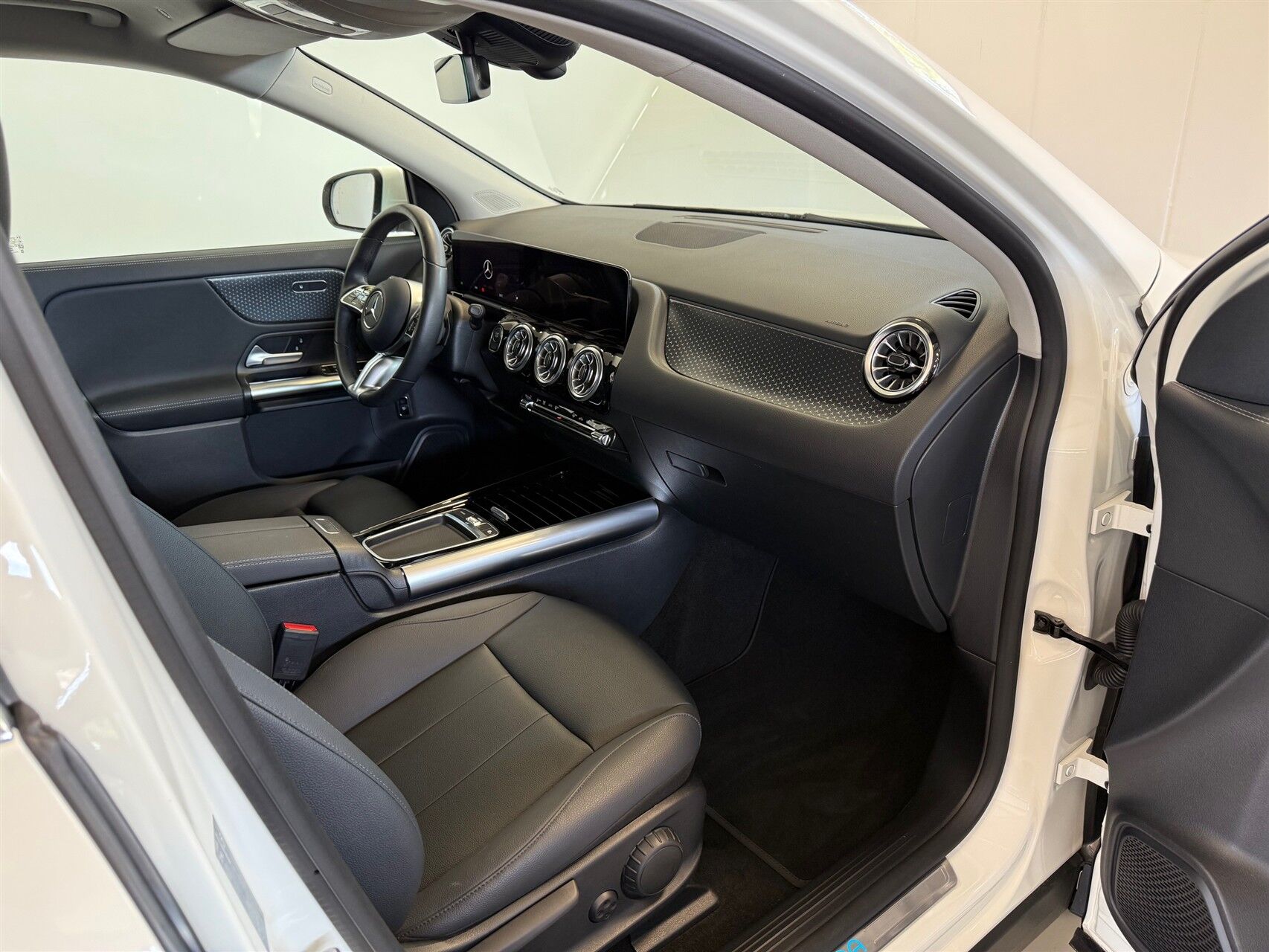 Billede af Mercedes-Benz EQA 300 EL Progressive 4Matic 228HK 5d Aut.