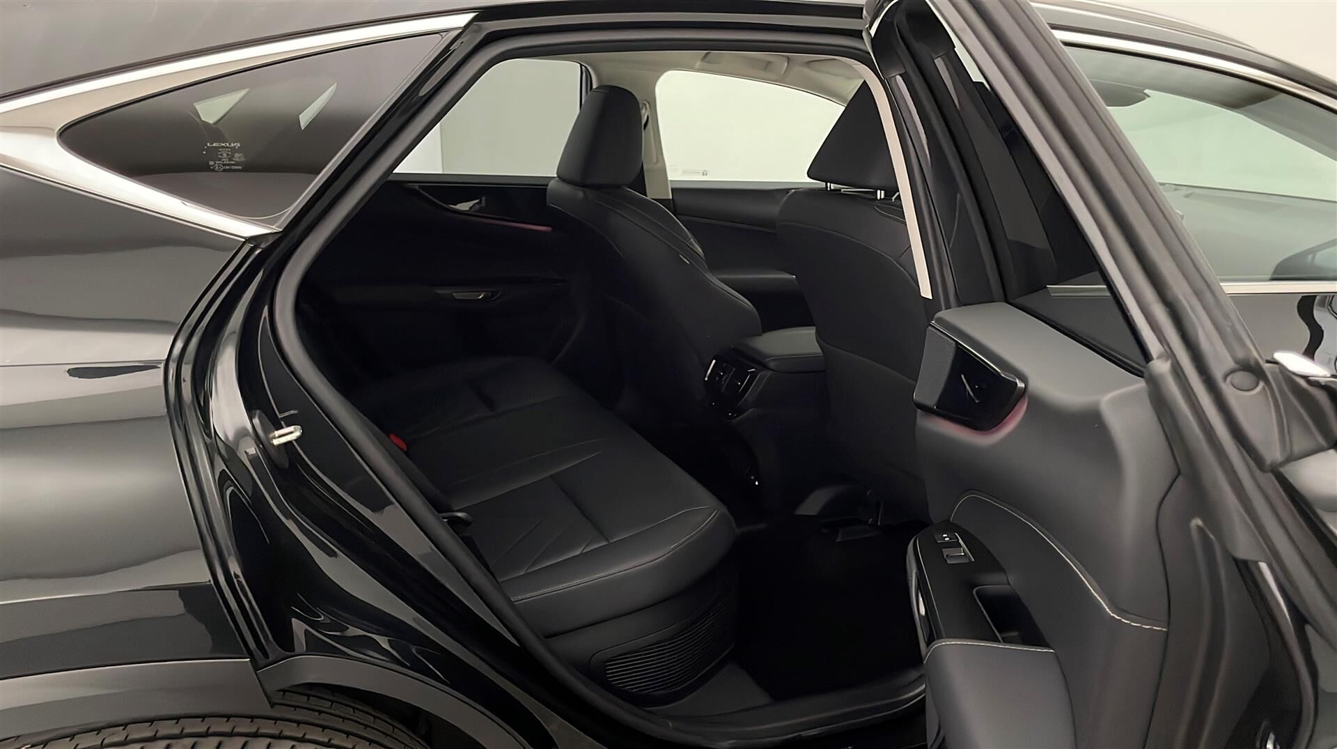 Billede af Lexus NX 450h+ 2,5 Plugin-hybrid Executive Teknik 4WD 309HK 5d Trinl. Gear