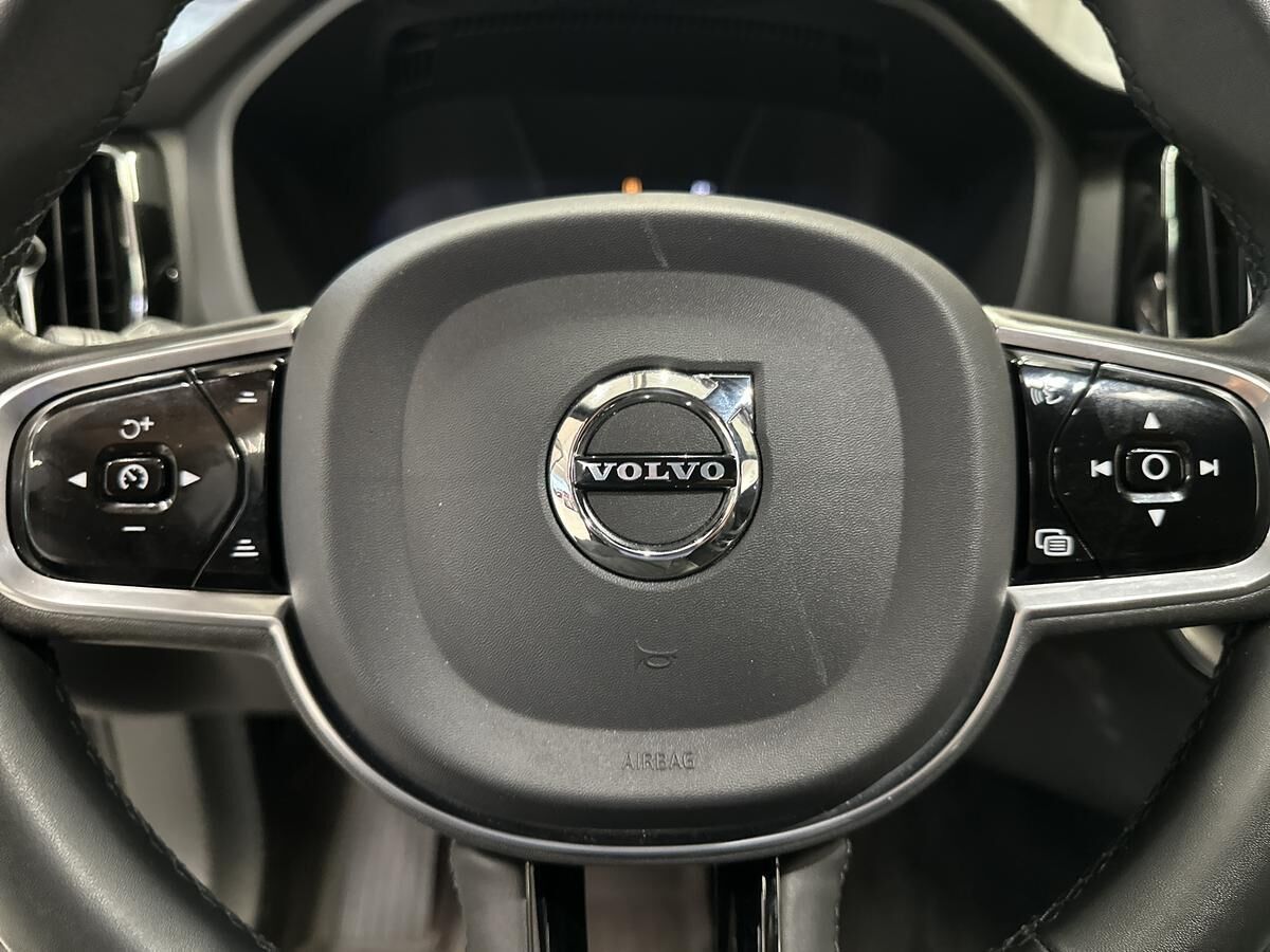 Billede af Volvo XC60 2,0 B4  Mild hybrid Plus 197HK 5d 8g Aut.