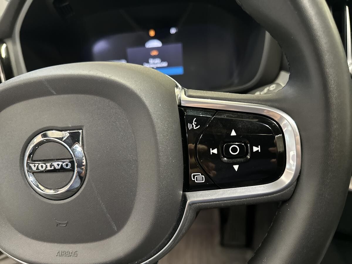 Billede af Volvo XC60 2,0 B4  Mild hybrid Plus 197HK 5d 8g Aut.