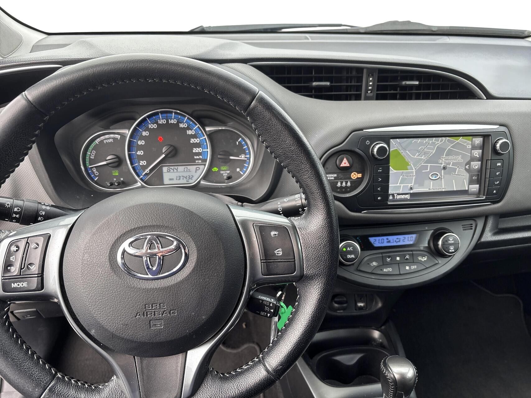 Billede af Toyota Yaris 1,5 Hybrid H2 Premium E-CVT 100HK 5d Trinl. Gear