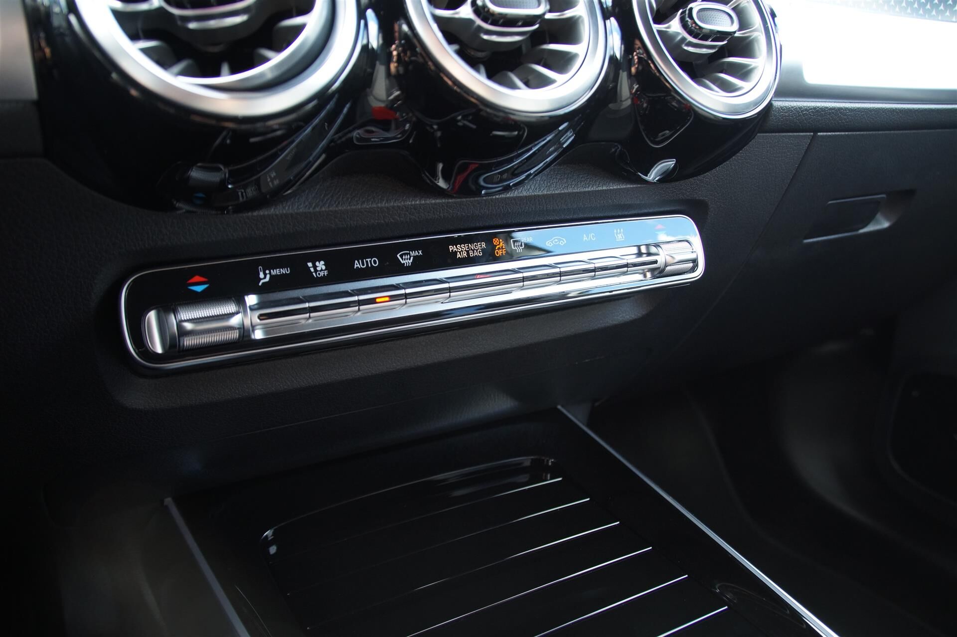 Billede af Mercedes-Benz EQB 300 EL 4Matic 228HK 5d Aut.