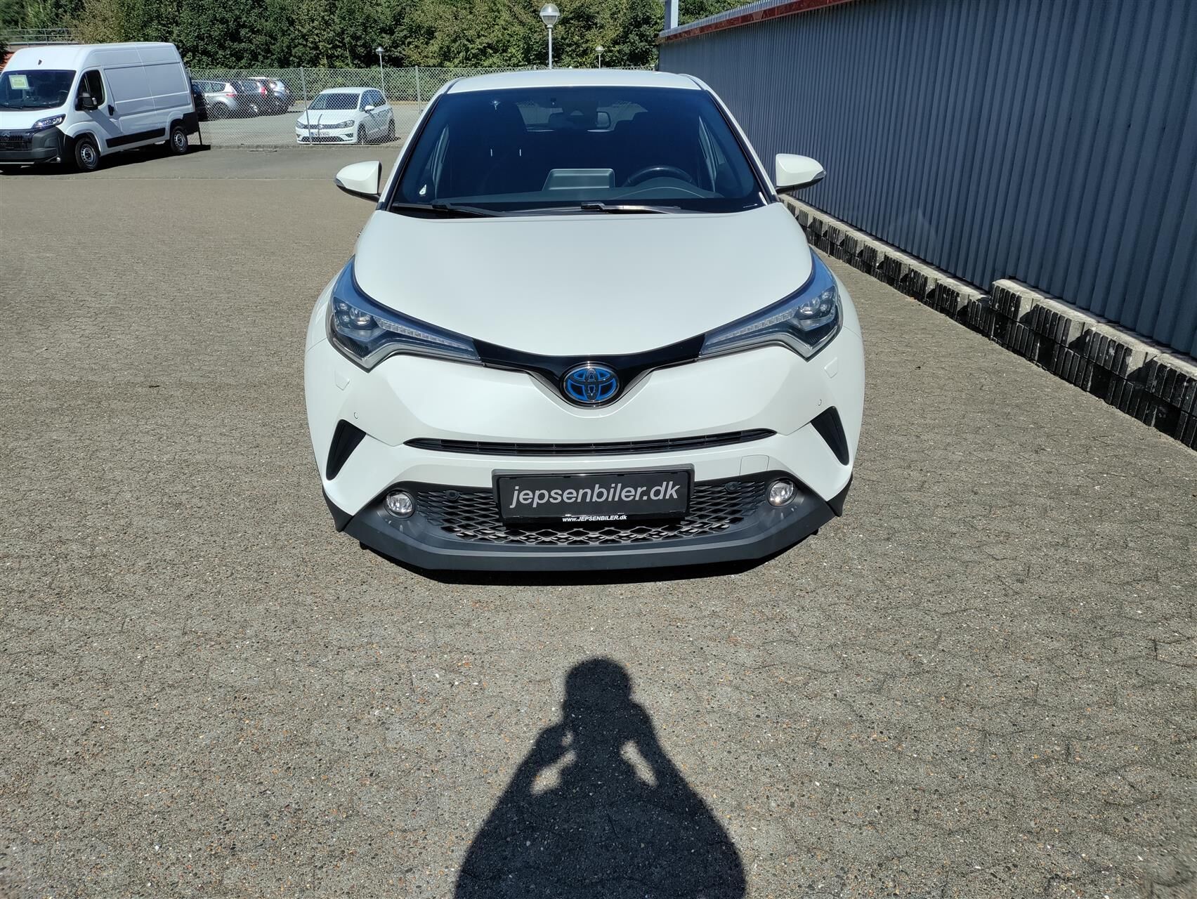 Billede af Toyota C-HR 1,8 Hybrid C-LUB Premium Selected Multidrive S 122HK 5d Aut.