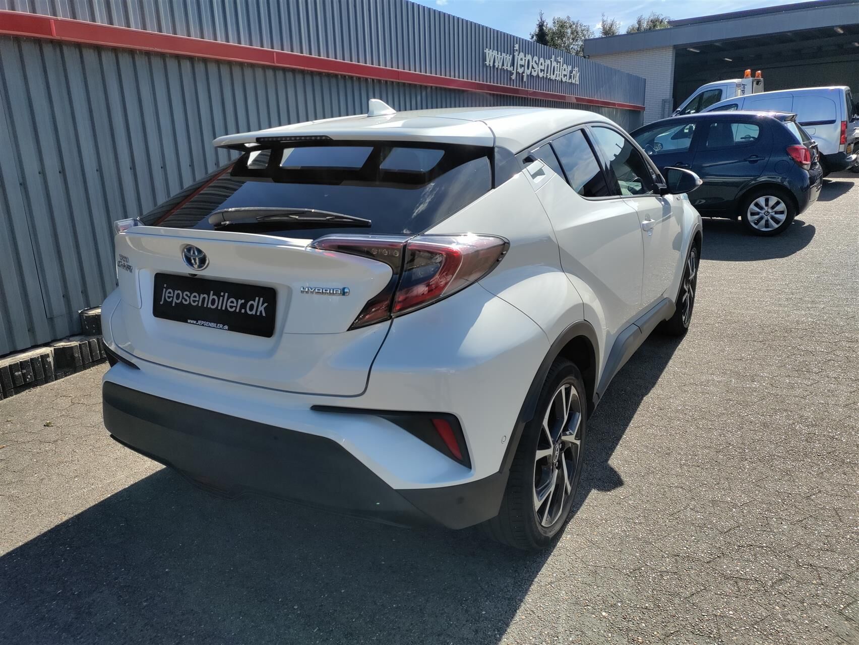 Billede af Toyota C-HR 1,8 Hybrid C-LUB Premium Selected Multidrive S 122HK 5d Aut.