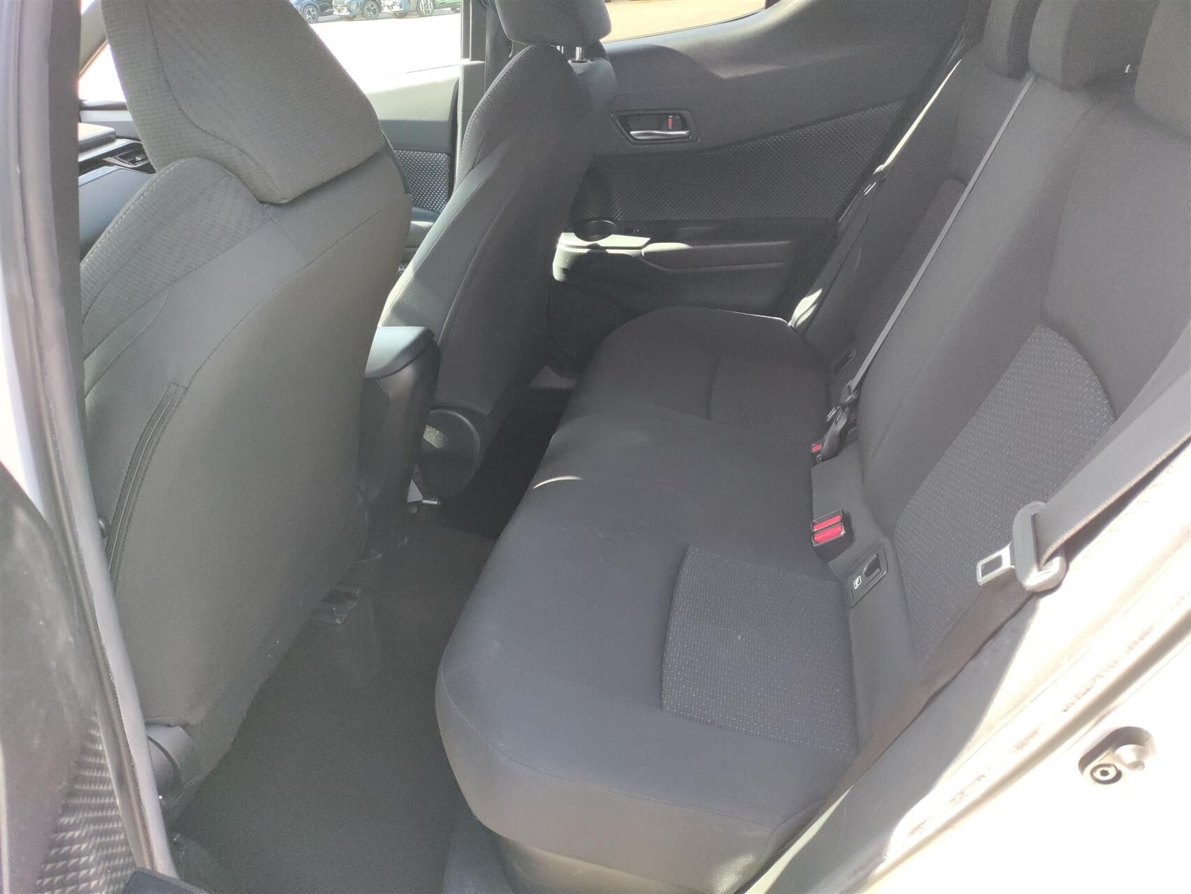 Billede af Toyota C-HR 1,8 Hybrid C-LUB Premium Selected Multidrive S 122HK 5d Aut.