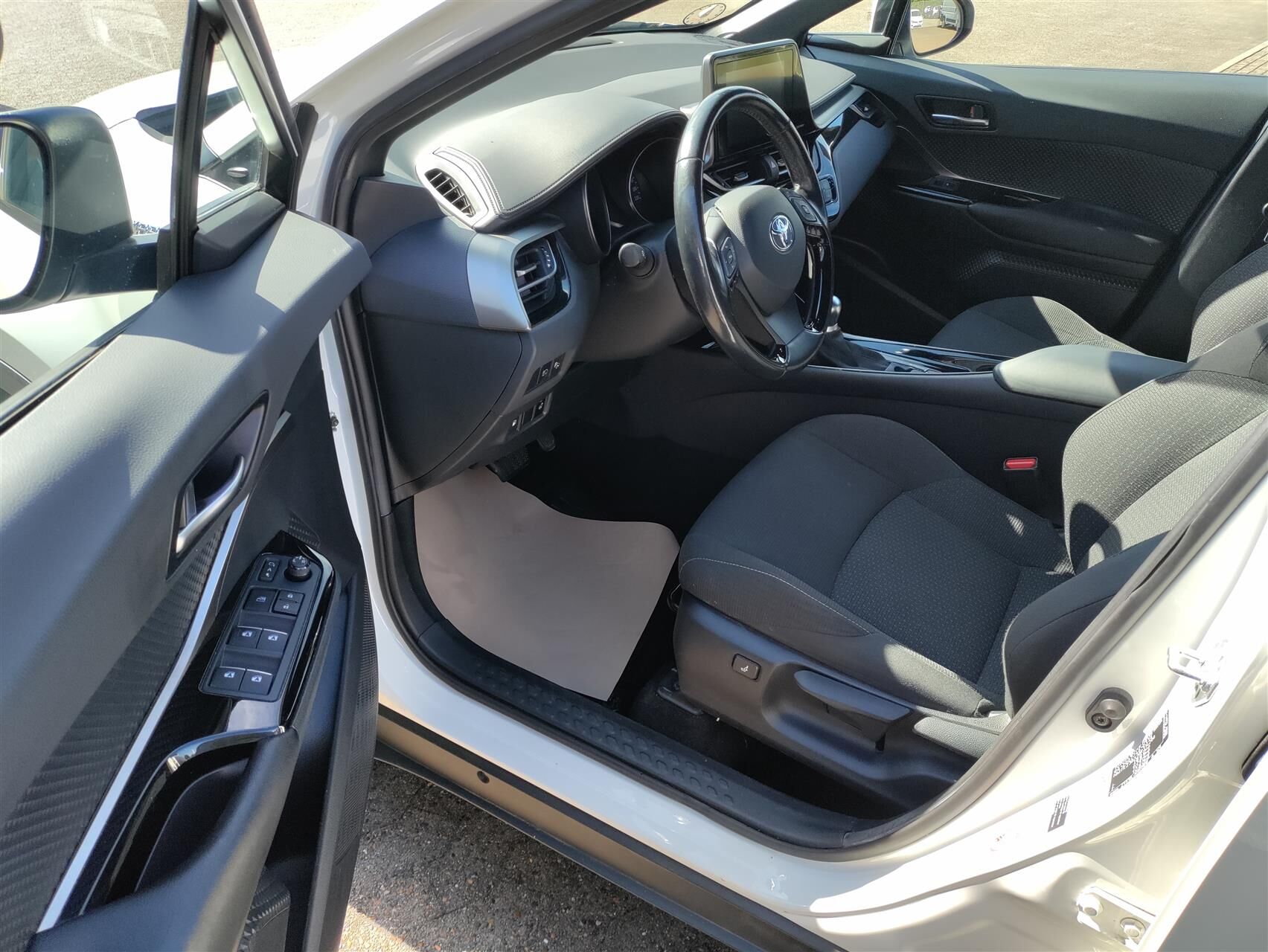 Billede af Toyota C-HR 1,8 Hybrid C-LUB Premium Selected Multidrive S 122HK 5d Aut.
