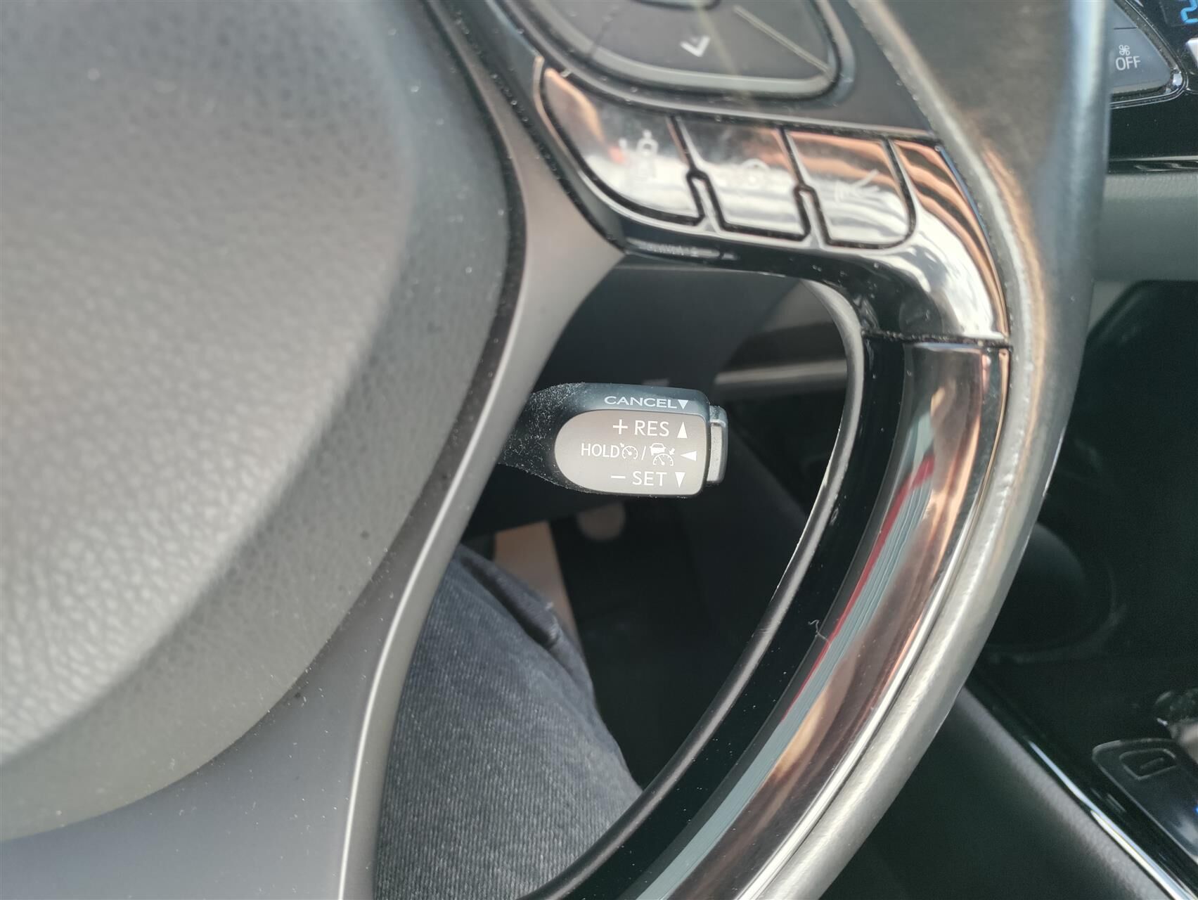 Billede af Toyota C-HR 1,8 Hybrid C-LUB Premium Selected Multidrive S 122HK 5d Aut.