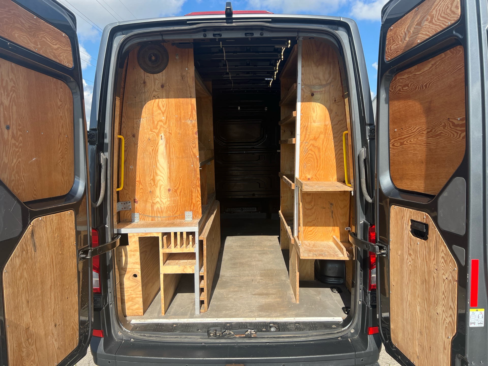 Billede af VW Crafter 35 L3H3 2,0 TDI SCR 177HK Van 6g