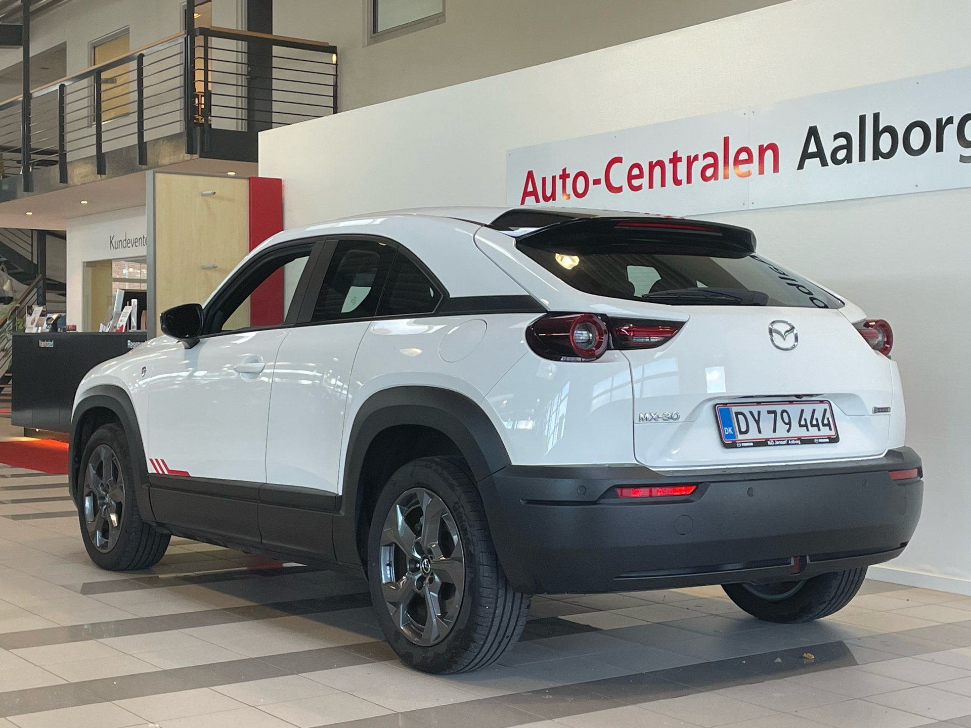Billede af Mazda MX-30 0,8 e-Skyactiv R-EV  Plugin-hybrid Exclusive-Line 170HK 5d Trinl. Gear