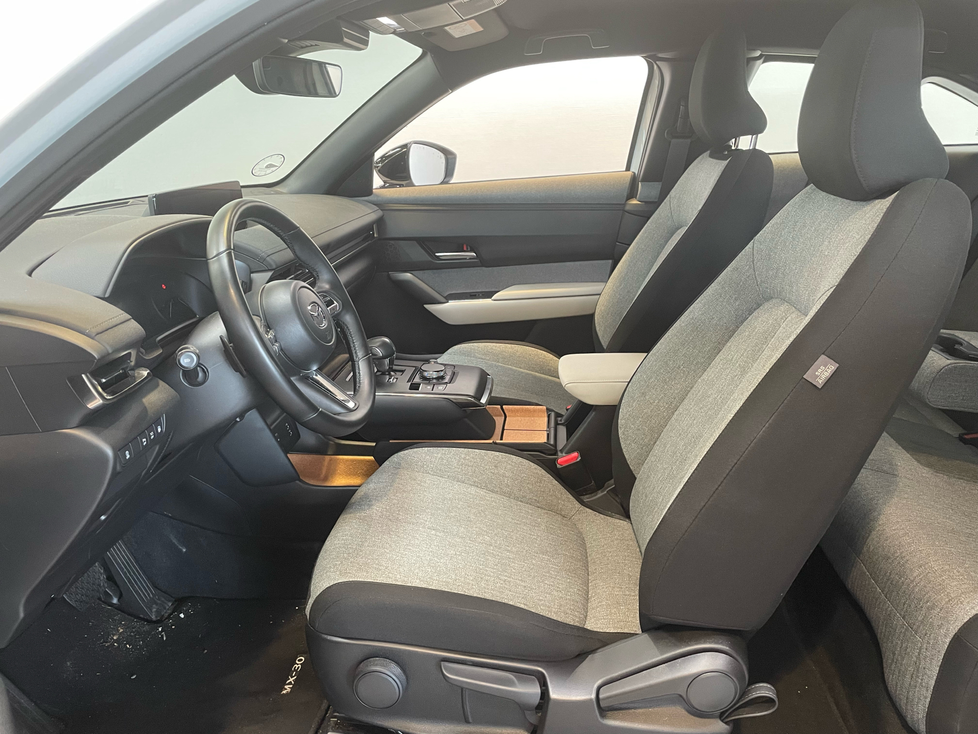 Billede af Mazda MX-30 0,8 e-Skyactiv R-EV  Plugin-hybrid Exclusive-Line 170HK 5d Trinl. Gear