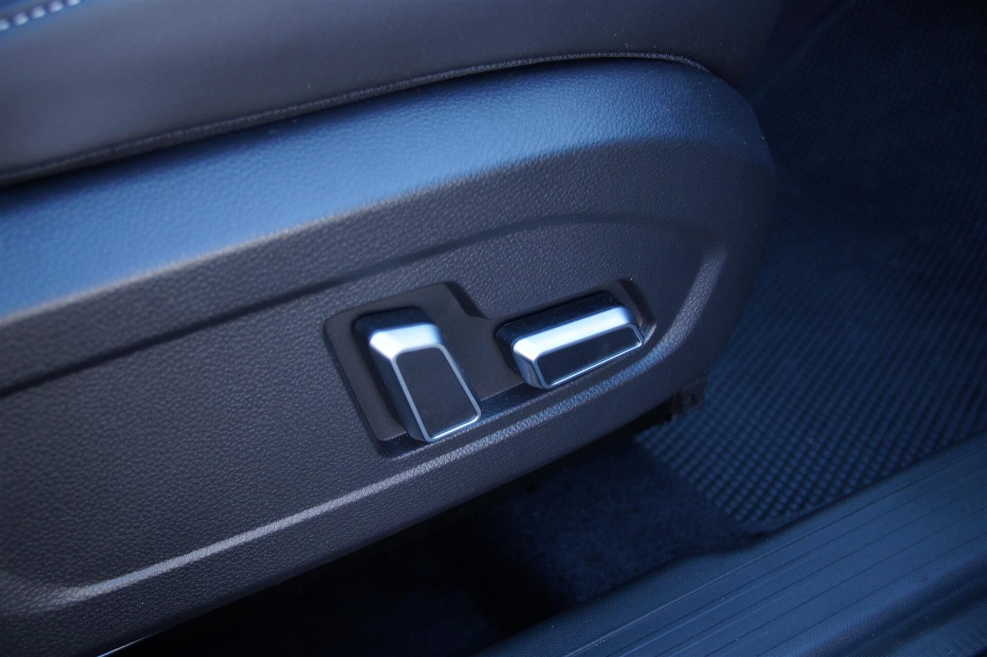 Billede af Navor E5 1,5 Plugin-hybrid Rock E-CVT 218HK 5d Aut.
