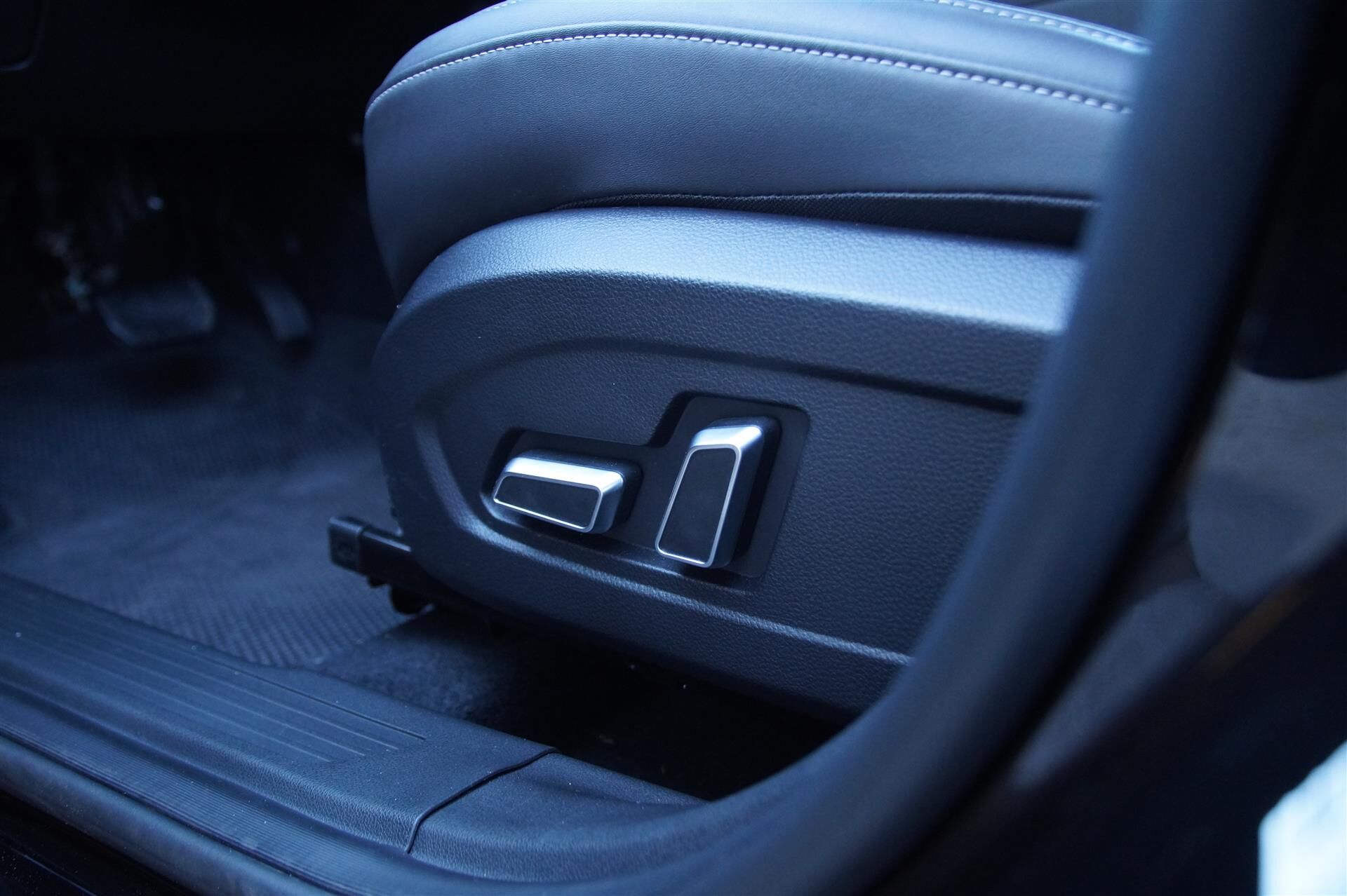 Billede af Navor E5 1,5 Plugin-hybrid Rock E-CVT 218HK 5d Aut.
