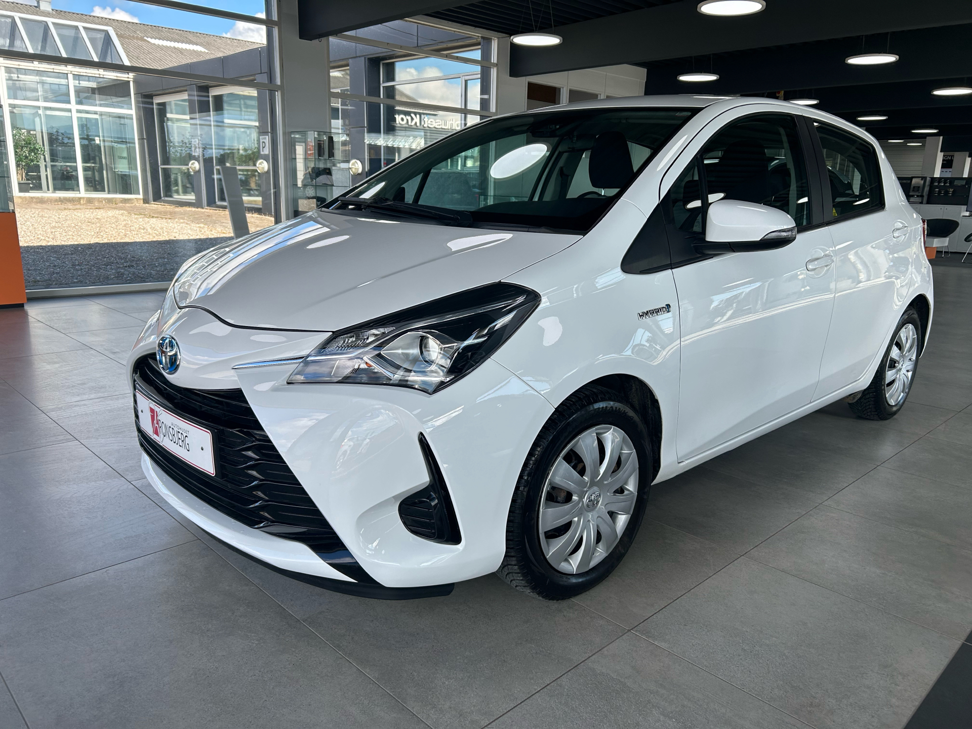 Billede af Toyota Yaris 1,5 Hybrid H2 E-CVT 100HK 5d Trinl. Gear