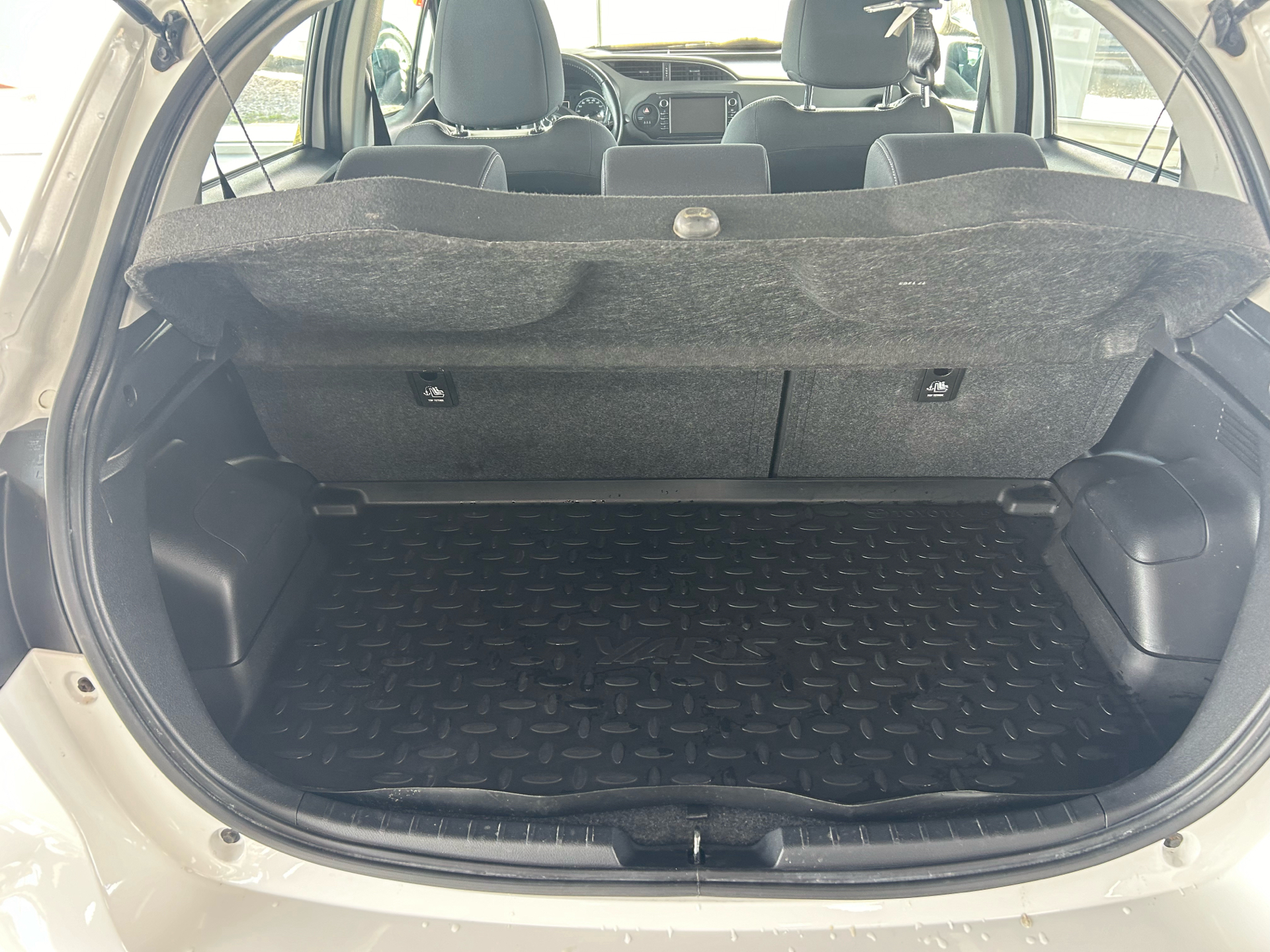 Billede af Toyota Yaris 1,5 Hybrid H2 E-CVT 100HK 5d Trinl. Gear