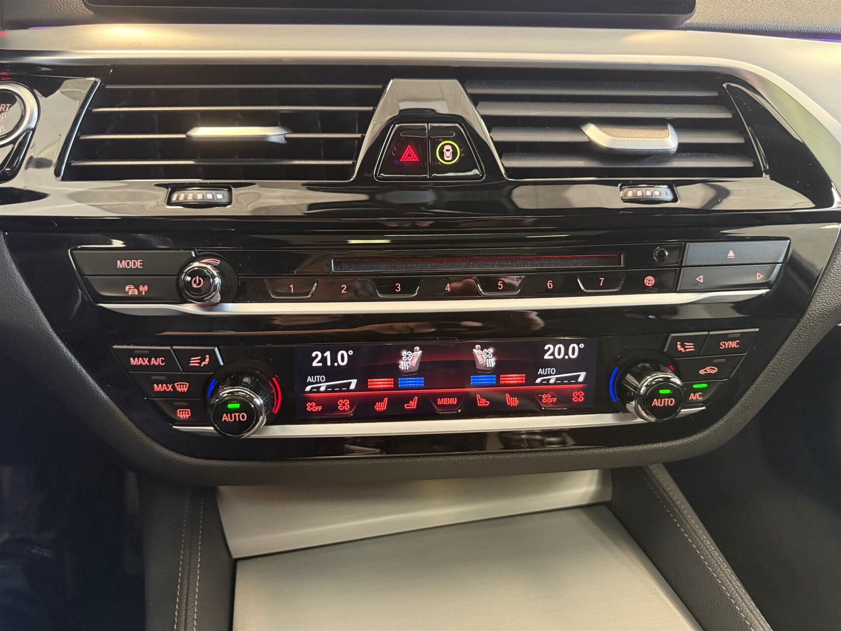 Billede af BMW M550d Touring 3,0 D XDrive Steptronic 400HK Stc 8g Aut.