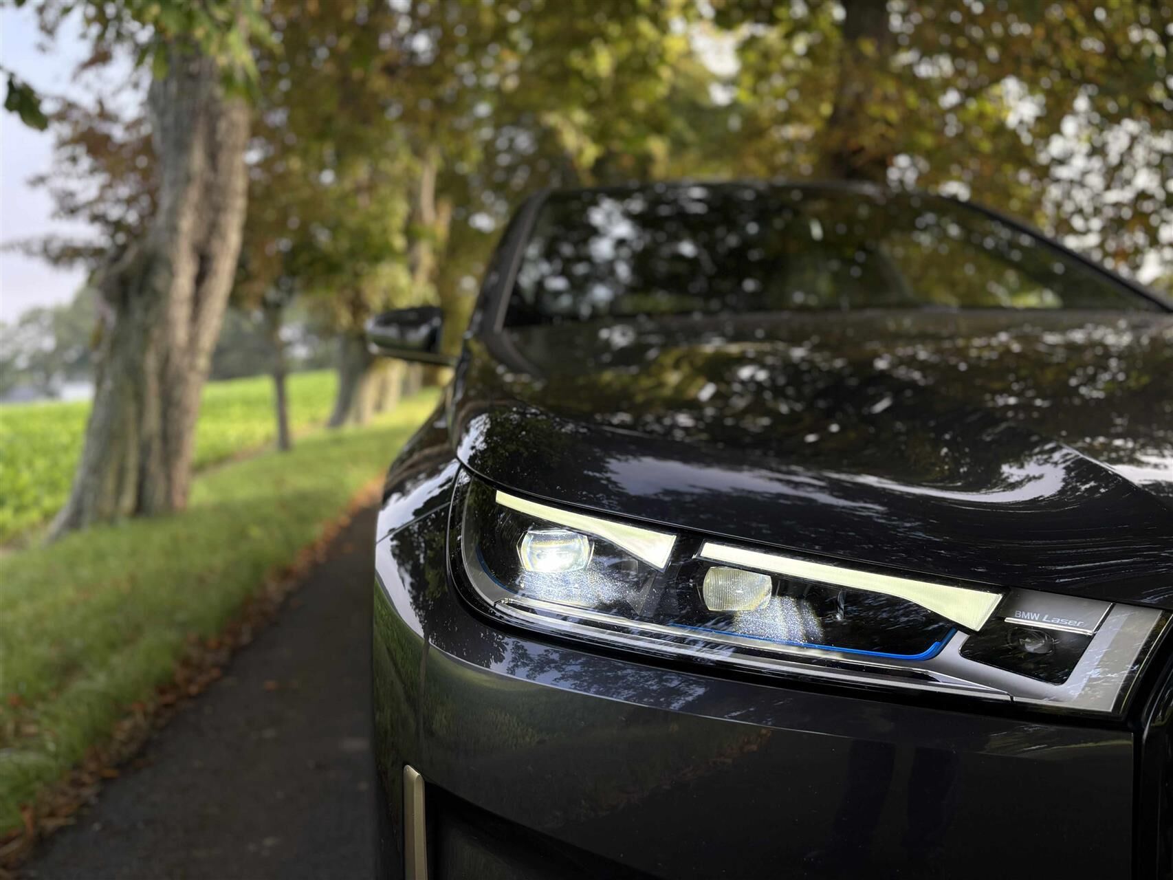 Billede af BMW iX 40 EL Fully Charged XDrive 326HK 5d Aut.