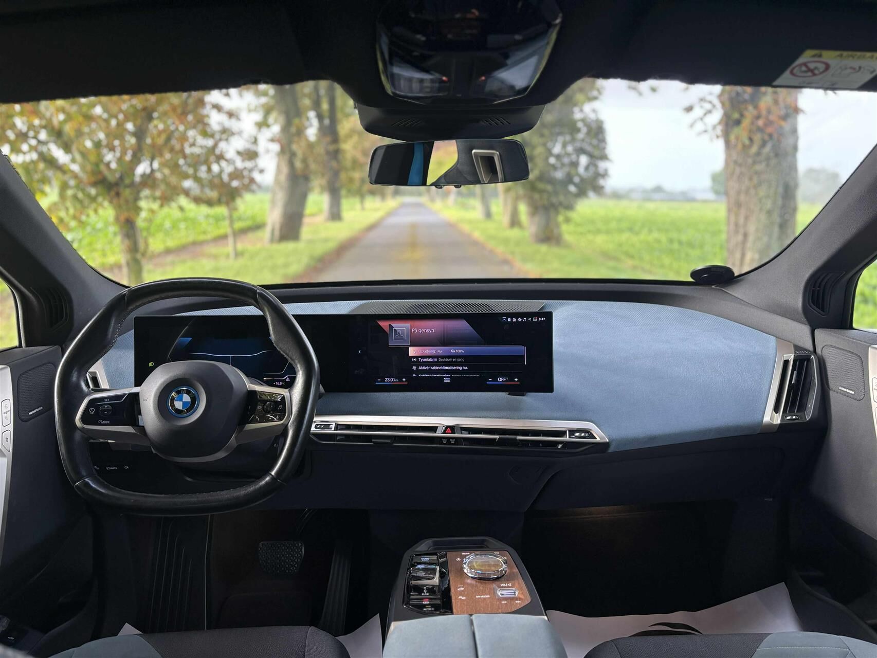 Billede af BMW iX 40 EL Fully Charged XDrive 326HK 5d Aut.