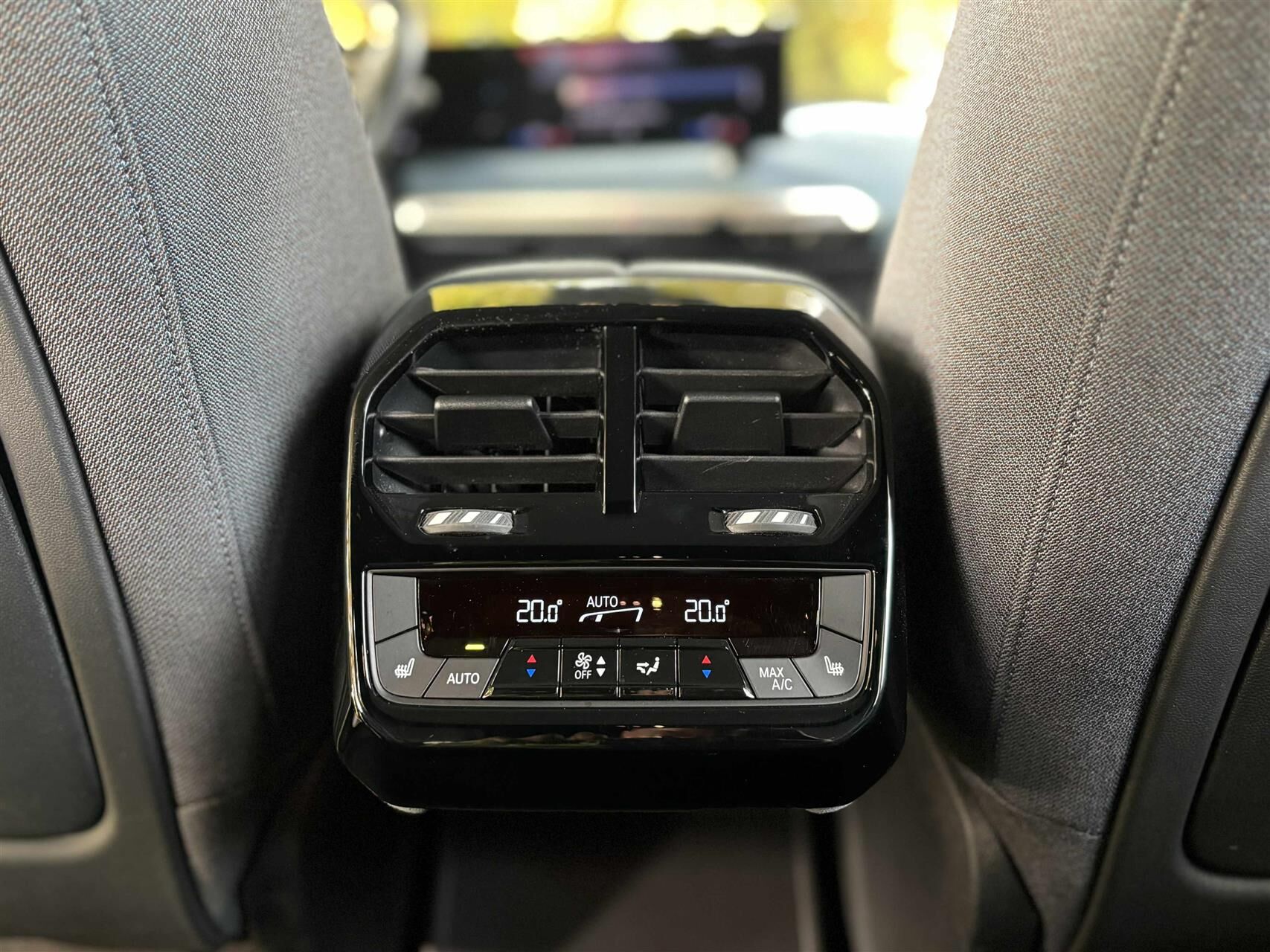 Billede af BMW iX 40 EL Fully Charged XDrive 326HK 5d Aut.