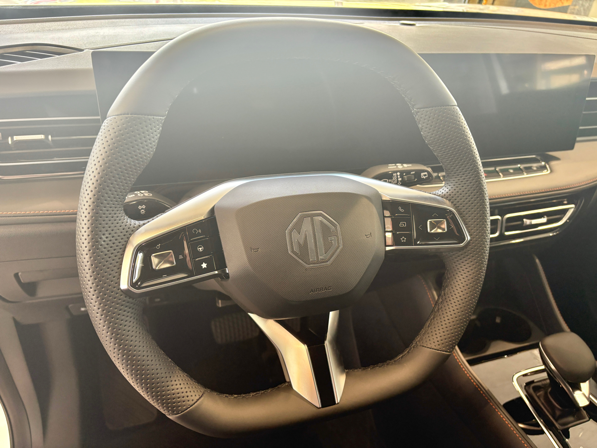 Billede af MG HS 1,5 T GDI  Plugin-hybrid Luxury 272HK 5d Aut.