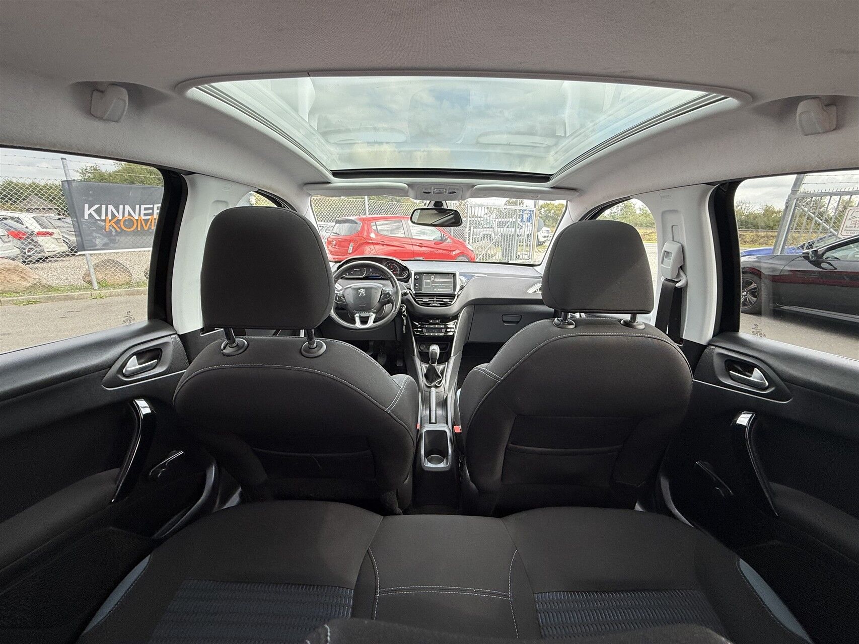 Billede af Peugeot 208 1,2 VTi Allure Sky 82HK 5d