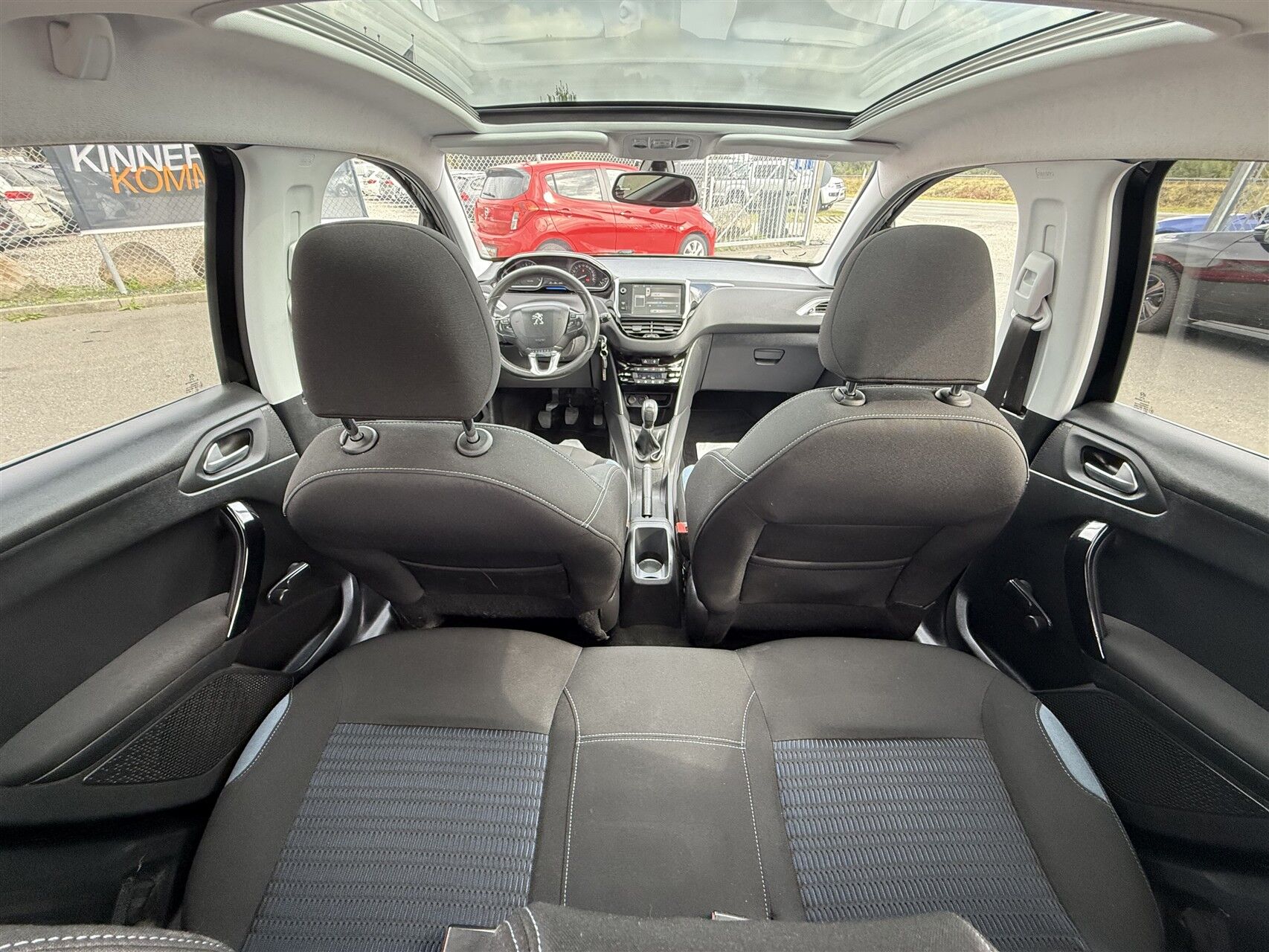 Billede af Peugeot 208 1,2 VTi Allure Sky 82HK 5d