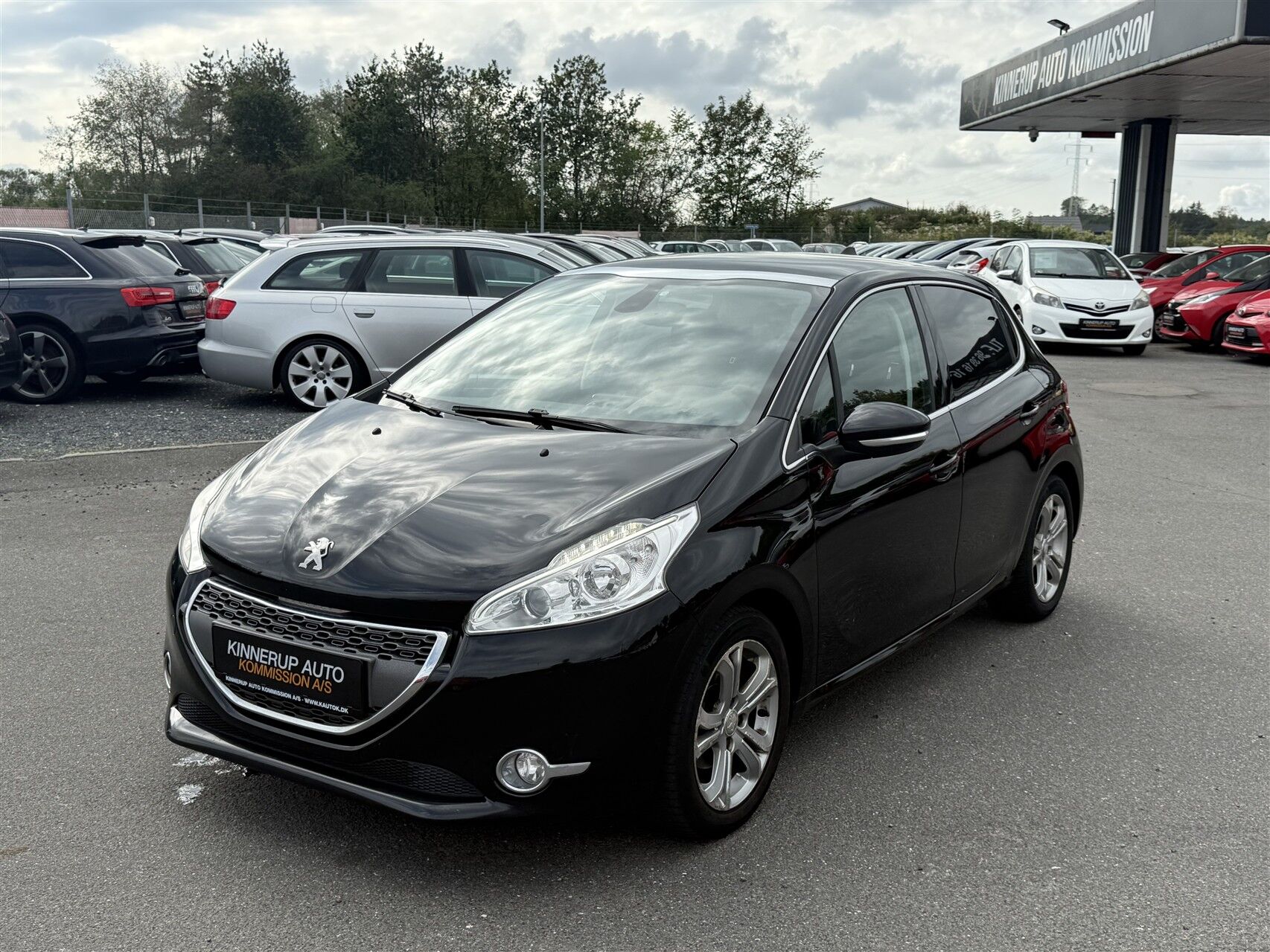 Billede af Peugeot 208 1,2 VTi Allure Sky 82HK 5d