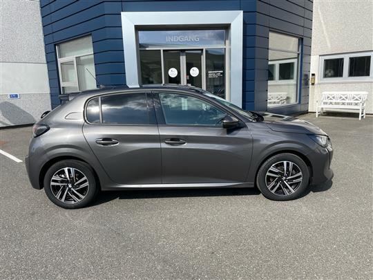Peugeot 208 1,5 BlueHDi Allure Sky 102HK 5d 6g