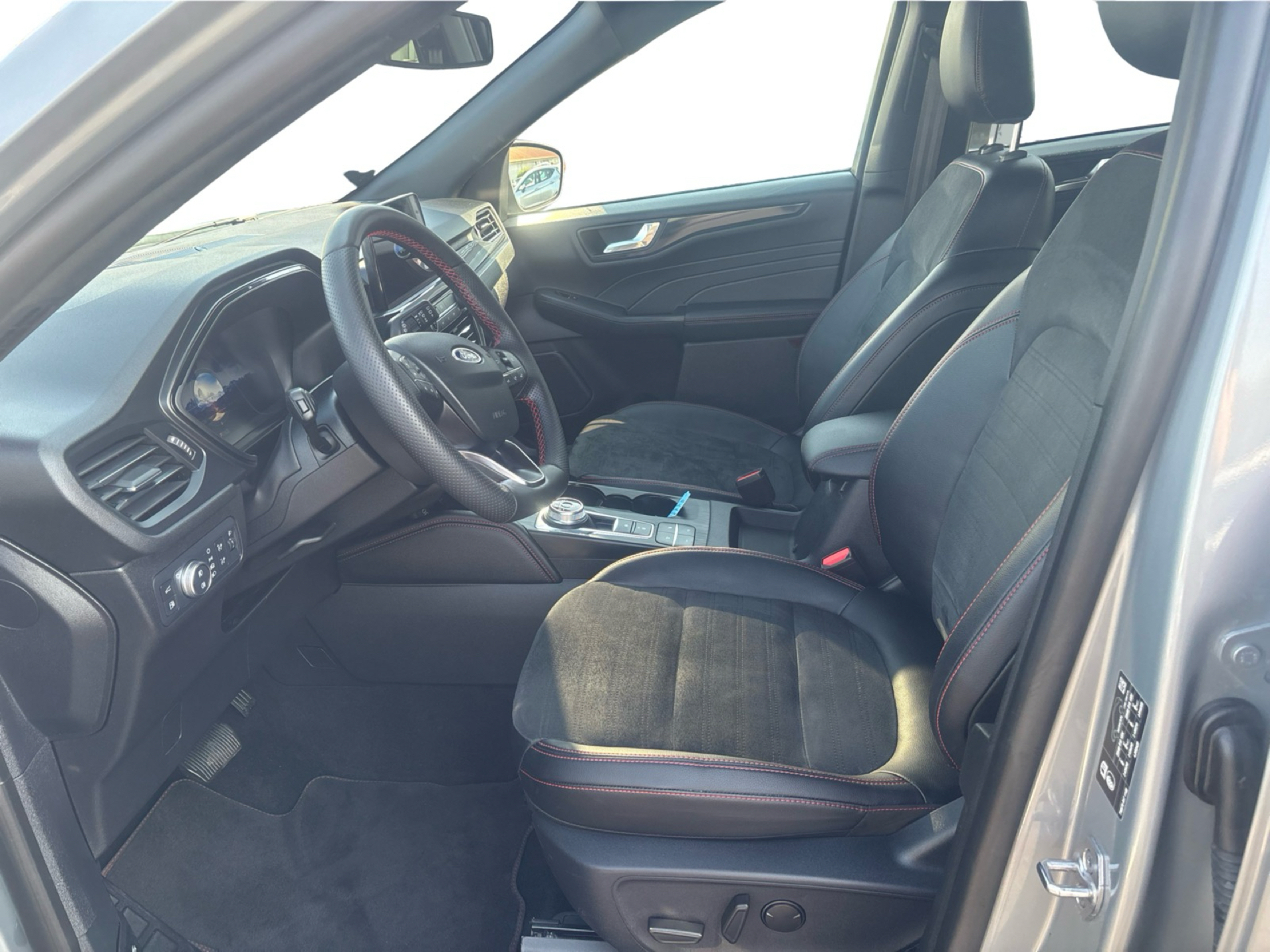 Billede af Ford Kuga 2,5 Plugin-hybrid ST-Line X CVT 225HK 5d Trinl. Gear