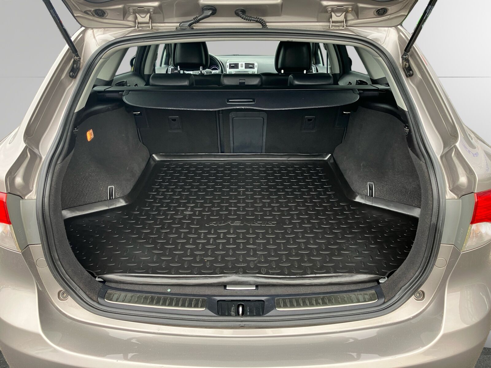 Billede af Toyota Avensis Touring Sports 1,8 VVT-I T2 Premium 147HK Stc 6g