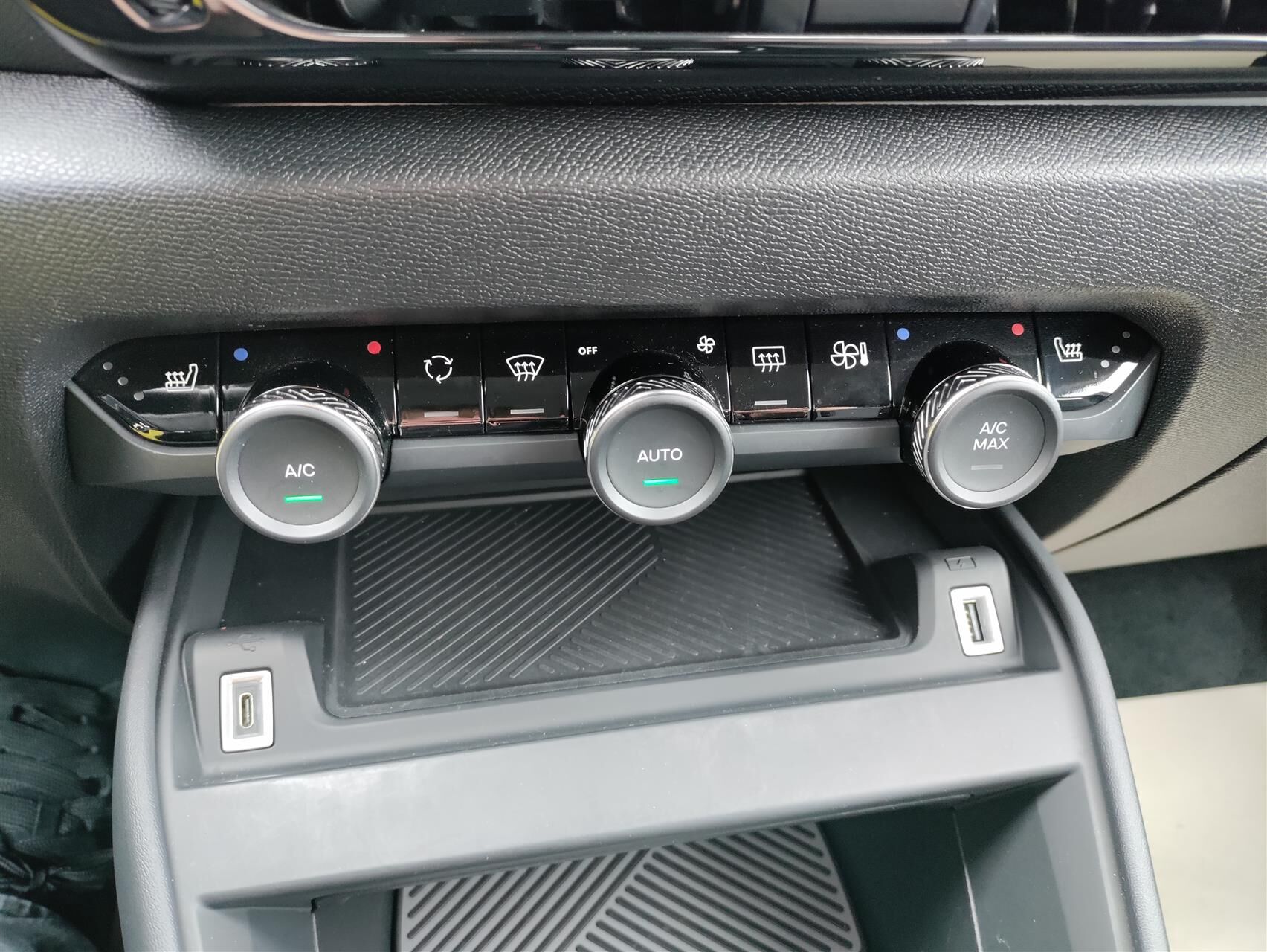 Billede af Citroën C4 1,2 PureTech Concorde EAT8 130HK 5d 8g Aut.