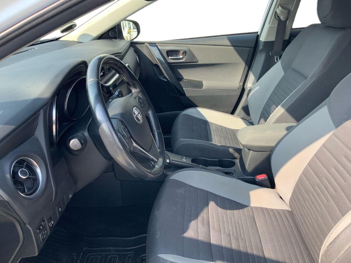 Billede af Toyota Auris Touring Sports 1,8 Hybrid H2 Comfort 136HK Stc Aut.