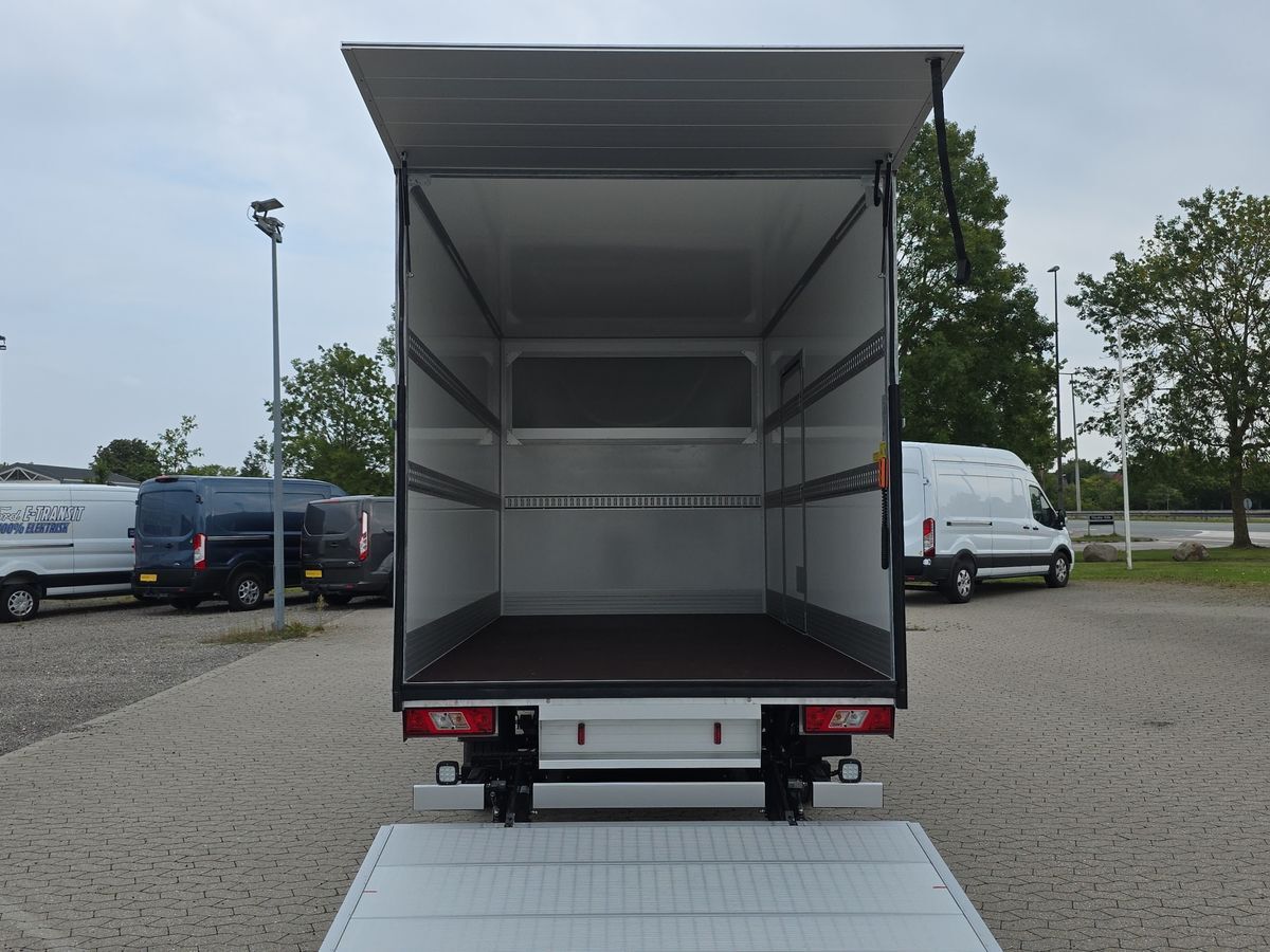 Billede af Ford Transit 350 L3H1 2,0 TDCI HDT Trend RWD 165HK Ladv./Chas. 10g Aut.