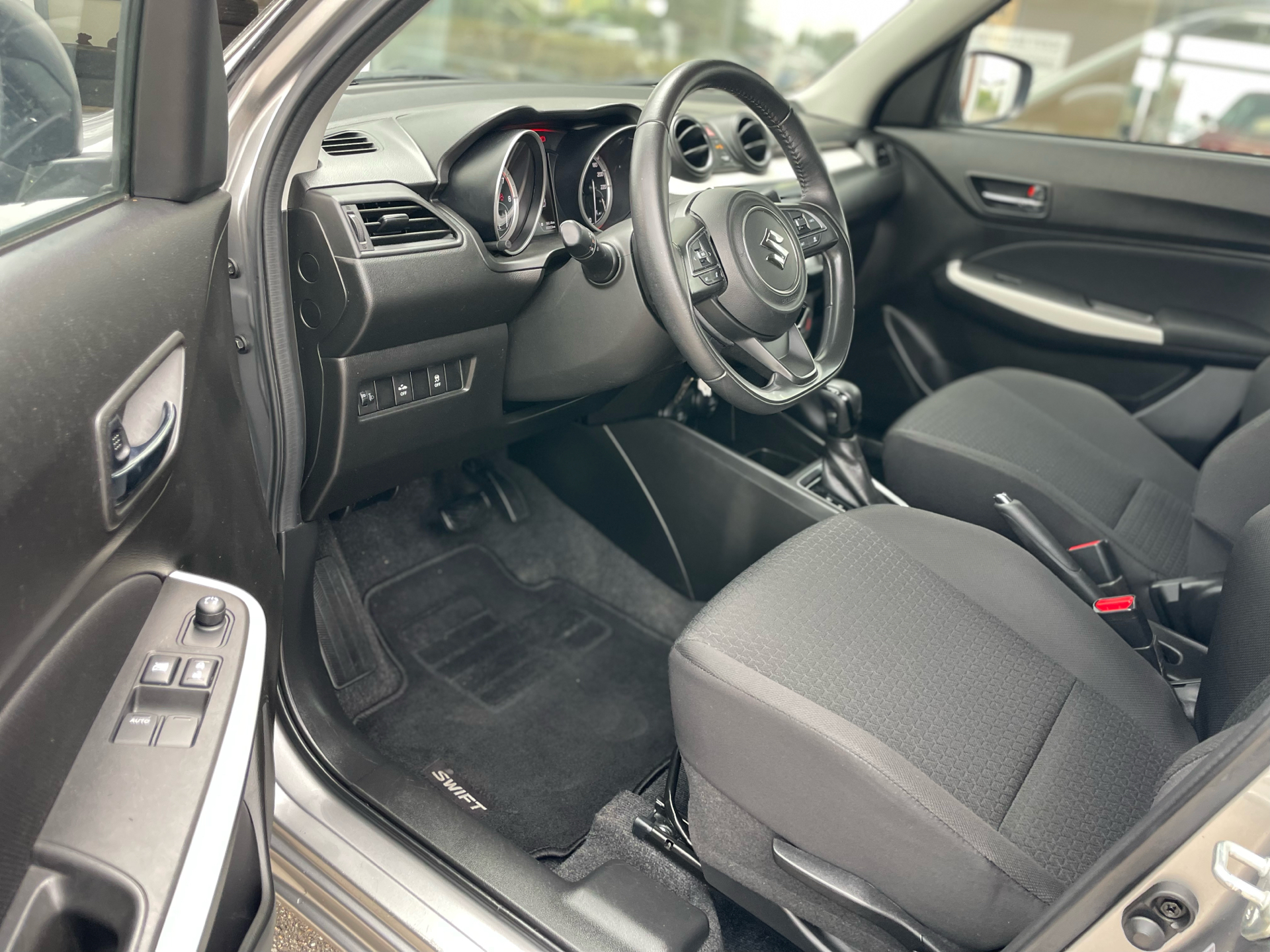 Billede af Suzuki Swift 1,2 Dualjet Action AEB CVT 90HK 5d Aut.