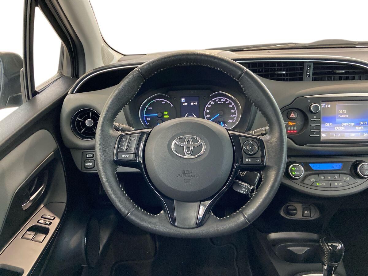 Billede af Toyota Yaris 1,5 Hybrid H2 E-CVT 100HK 5d Trinl. Gear