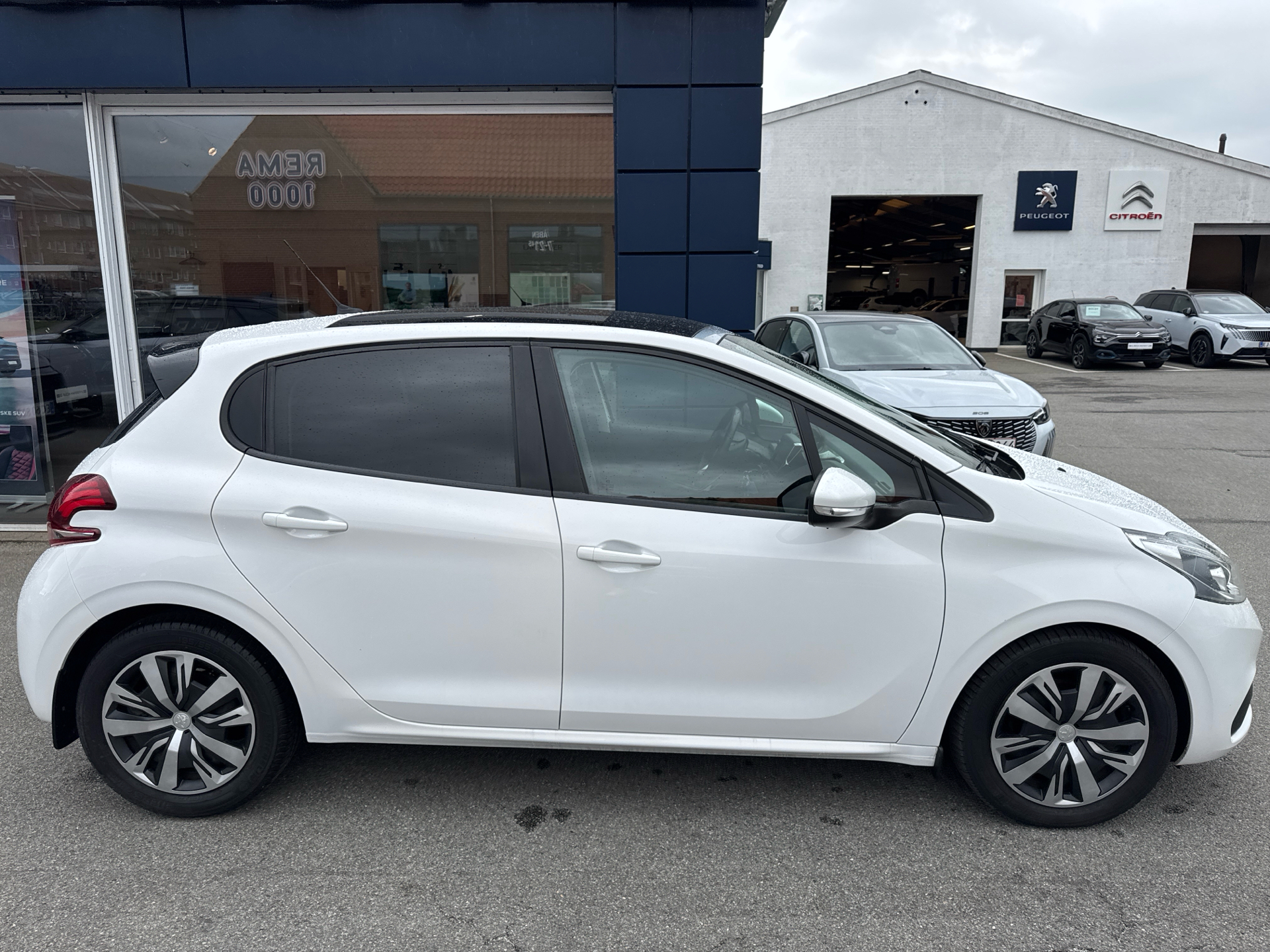 Billede af Peugeot 208 1,5 BlueHDi Signature+ 100HK 5d