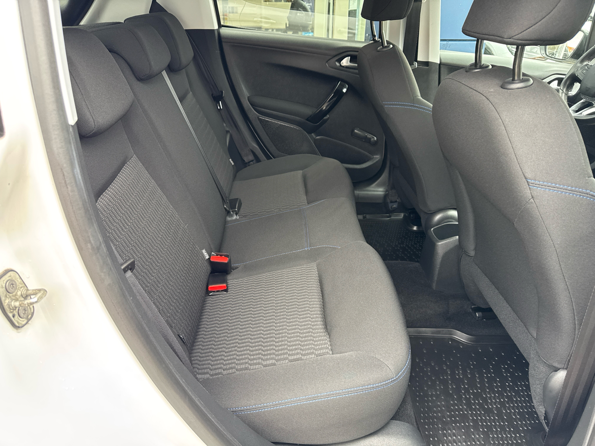 Billede af Peugeot 208 1,5 BlueHDi Signature+ 100HK 5d
