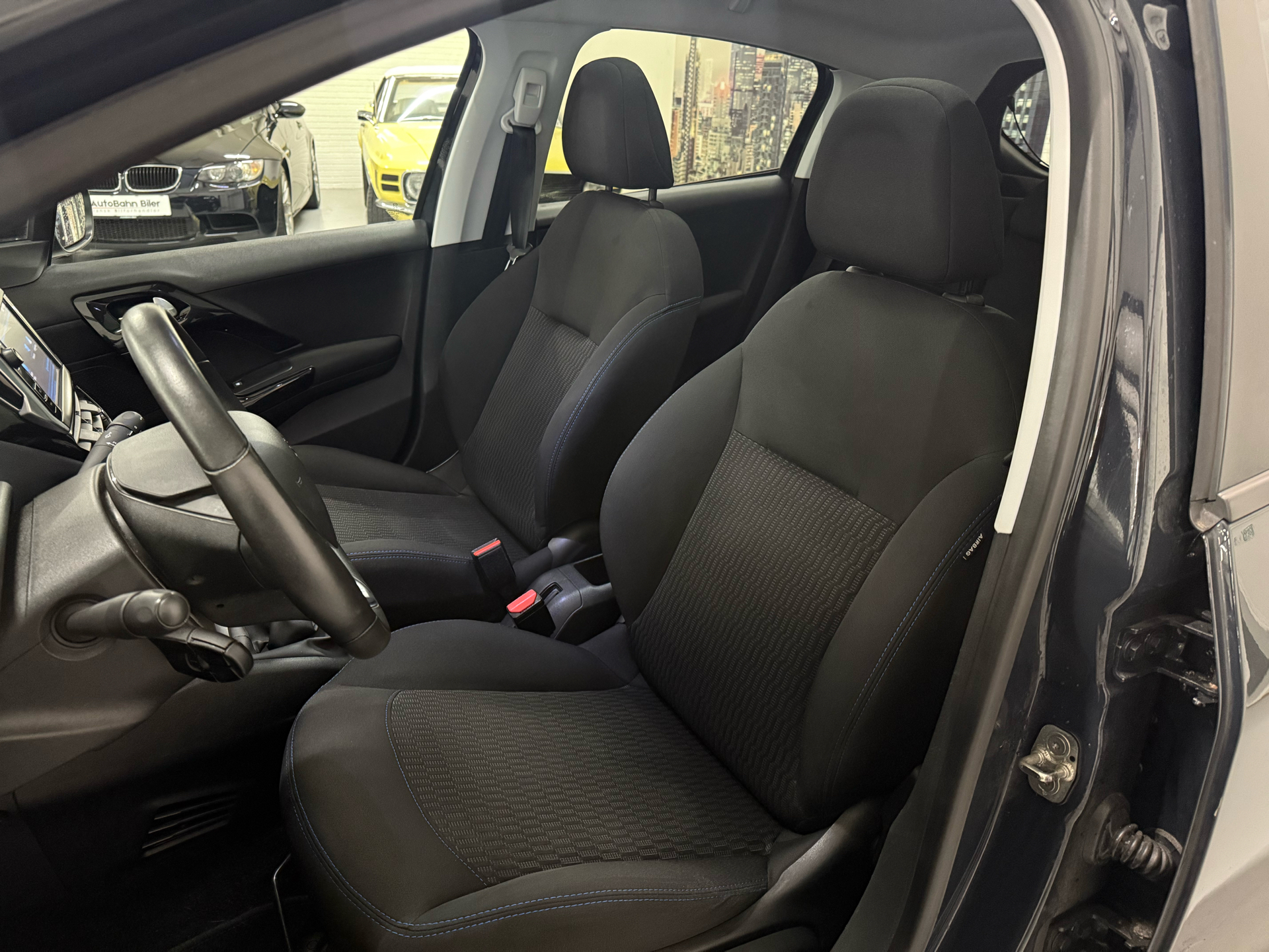 Billede af Peugeot 208 1,5 BlueHDi Signature Sky 100HK 5d