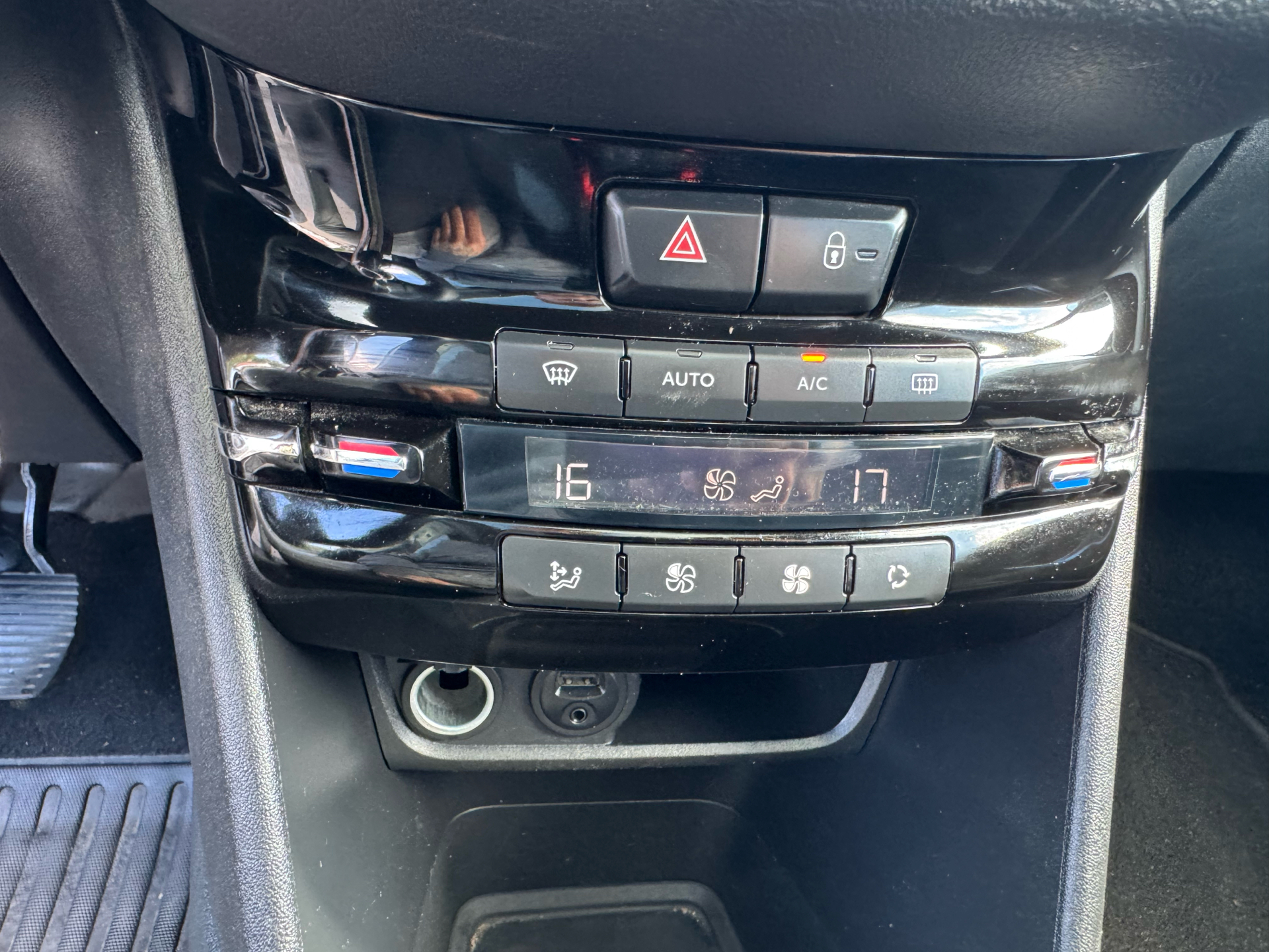 Billede af Peugeot 208 1,2 VTi Allure 82HK 5d