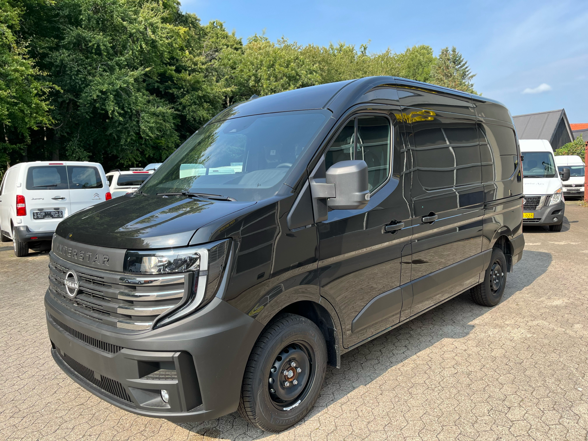 Billede af Nissan Interstar L2H2 2,0 DCi Tekna 170HK Van 9g Aut.