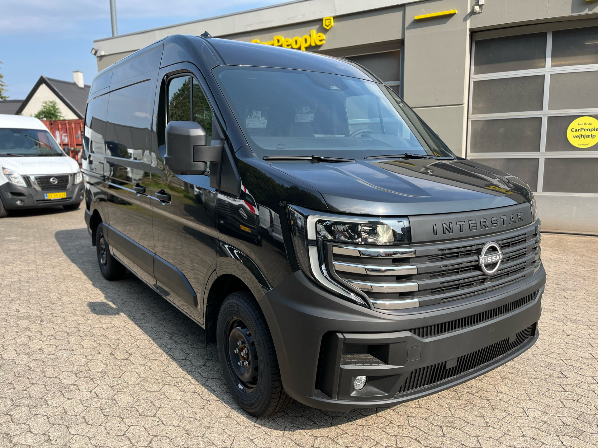 Billede af Nissan Interstar L2H2 2,0 DCi Tekna 170HK Van 9g Aut.
