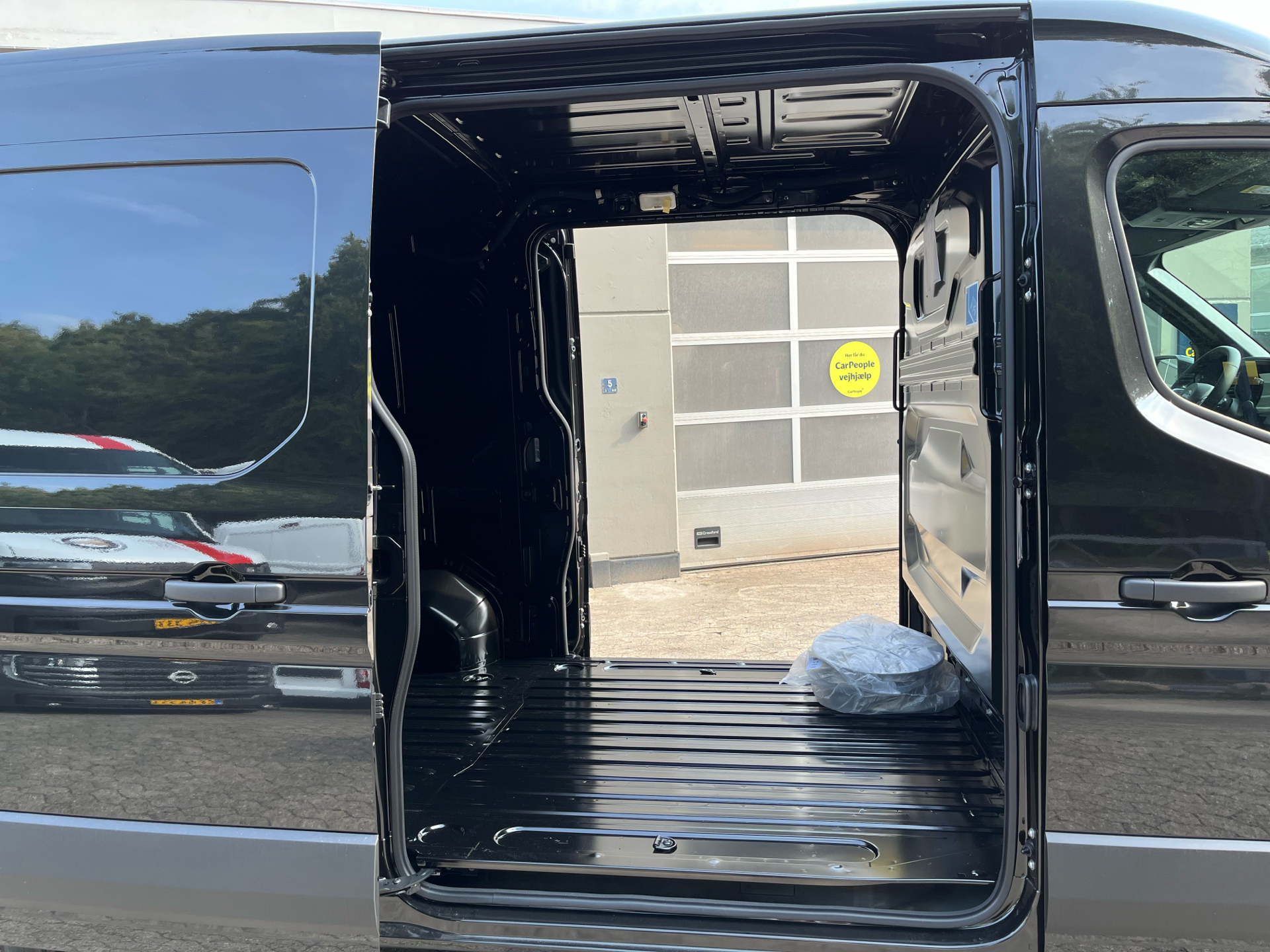 Billede af Nissan Interstar L2H2 2,0 DCi Tekna 170HK Van 9g Aut.