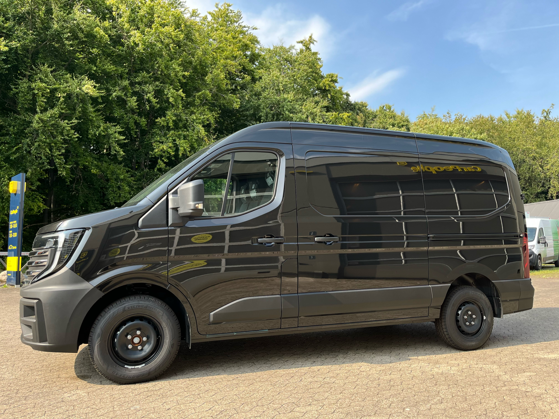 Billede af Nissan Interstar L2H2 2,0 DCi Tekna 170HK Van 9g Aut.