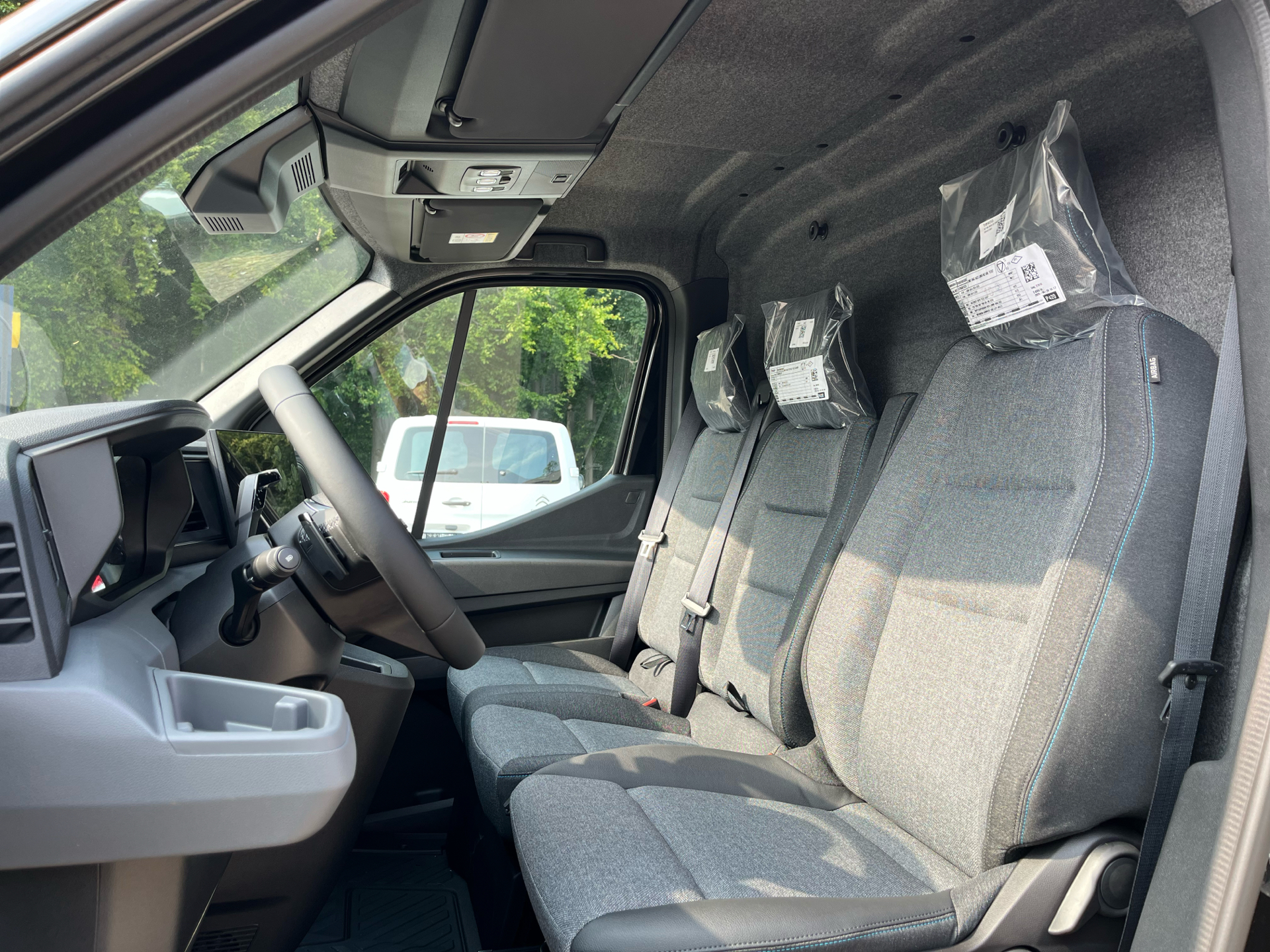 Billede af Nissan Interstar L2H2 2,0 DCi Tekna 170HK Van 9g Aut.