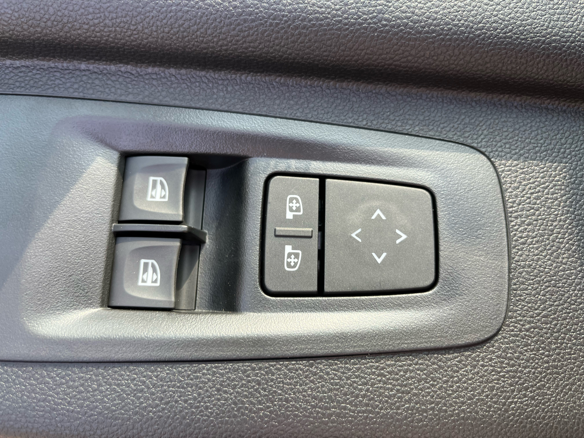 Billede af Nissan Interstar L2H2 2,0 DCi Tekna 170HK Van 9g Aut.