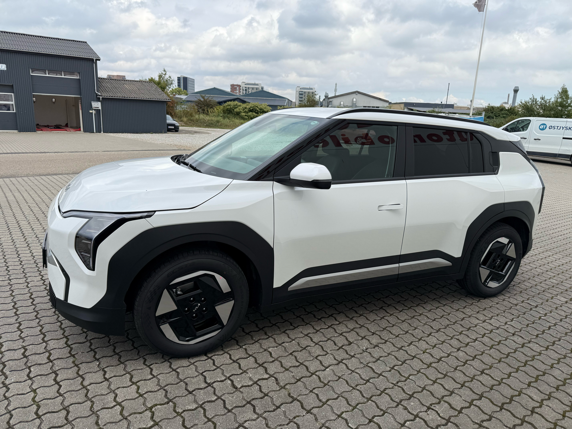 Billede af Kia EV3 CUV Long Range 204hk Reduktionsgear Prestige MY25 2-vejs