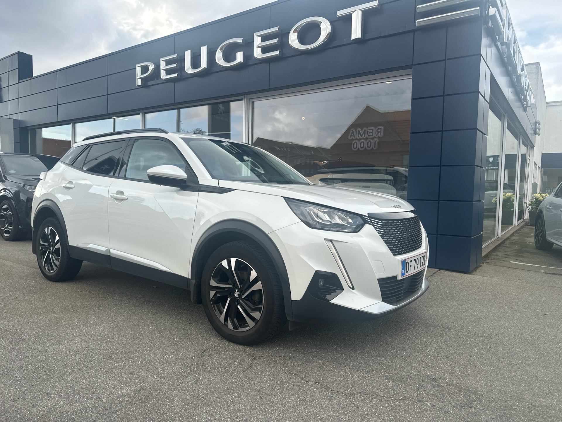 Billede af Peugeot 2008 1,2 PureTech Platin Sport 130HK 5d