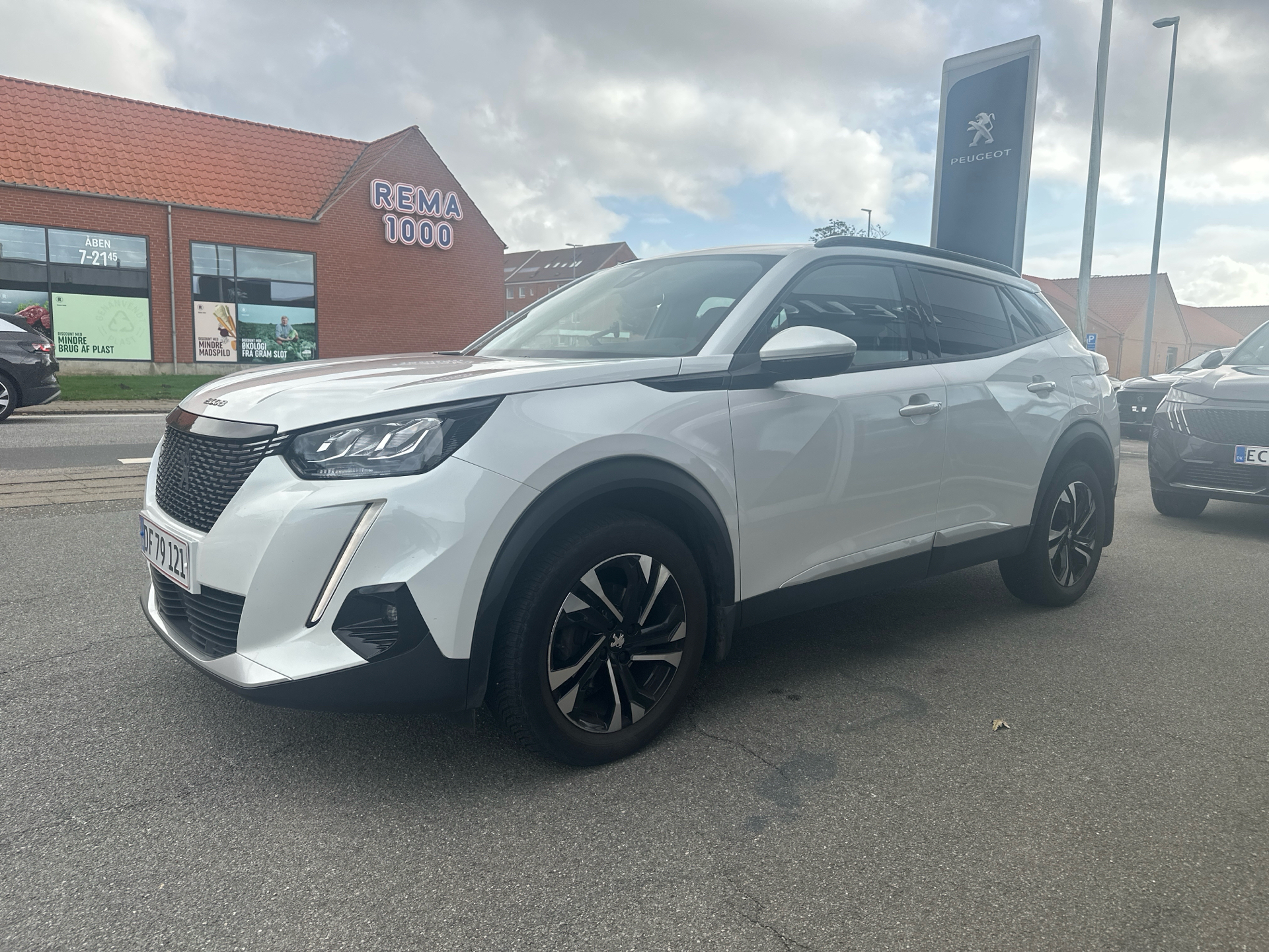Billede af Peugeot 2008 1,2 PureTech Platin Sport 130HK 5d