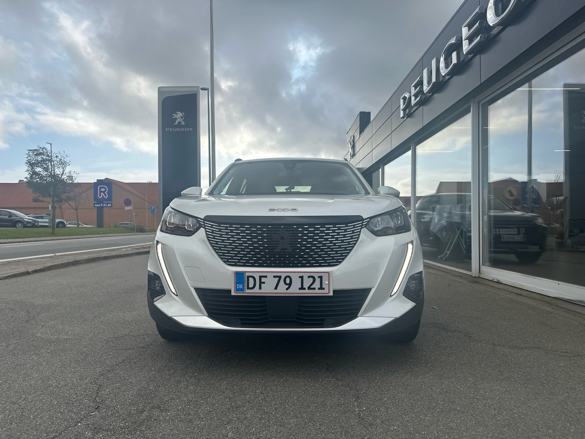 Billede af Peugeot 2008 1,2 PureTech Platin Sport 130HK 5d