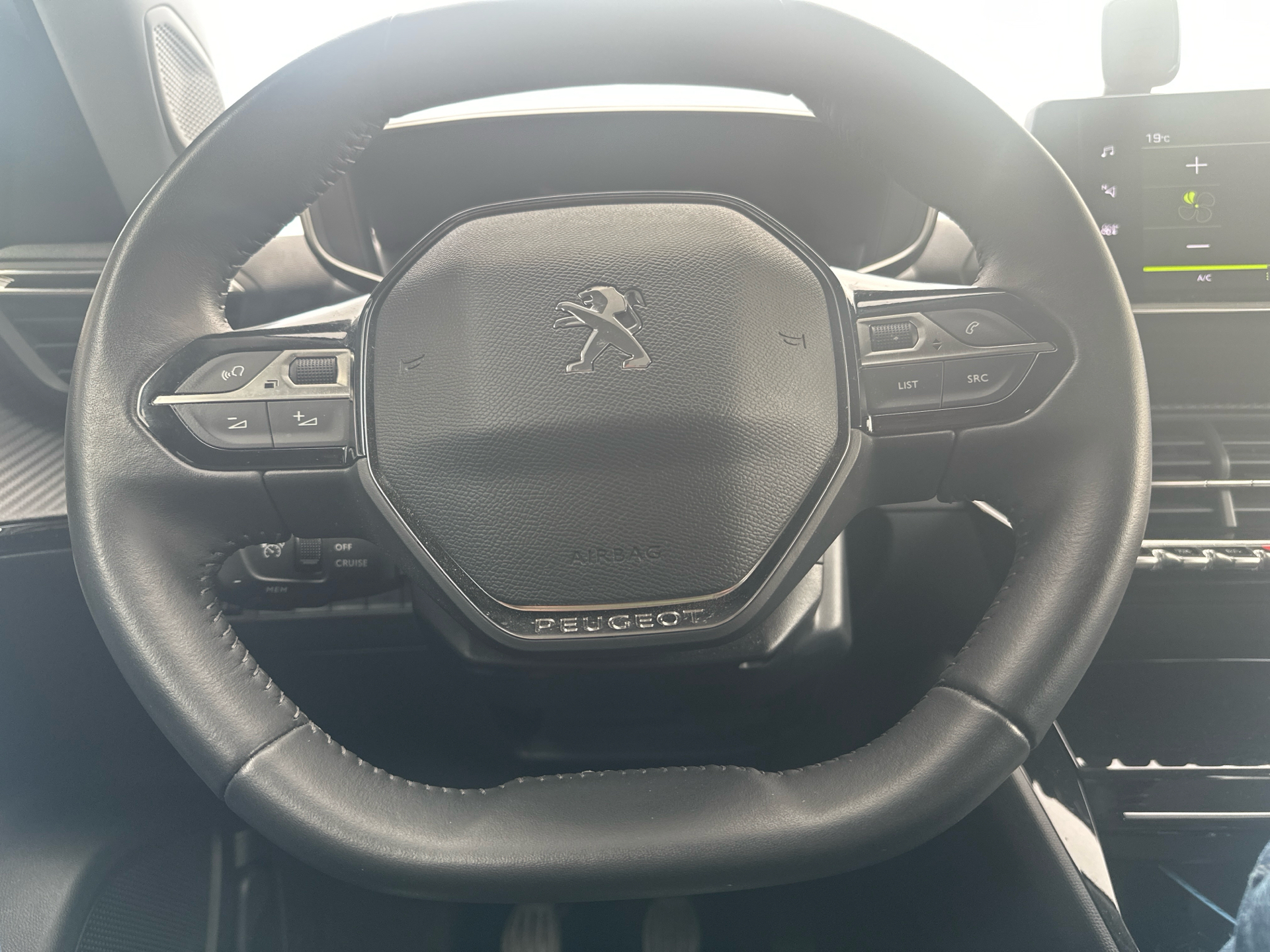 Billede af Peugeot 2008 1,2 PureTech Platin Sport 130HK 5d
